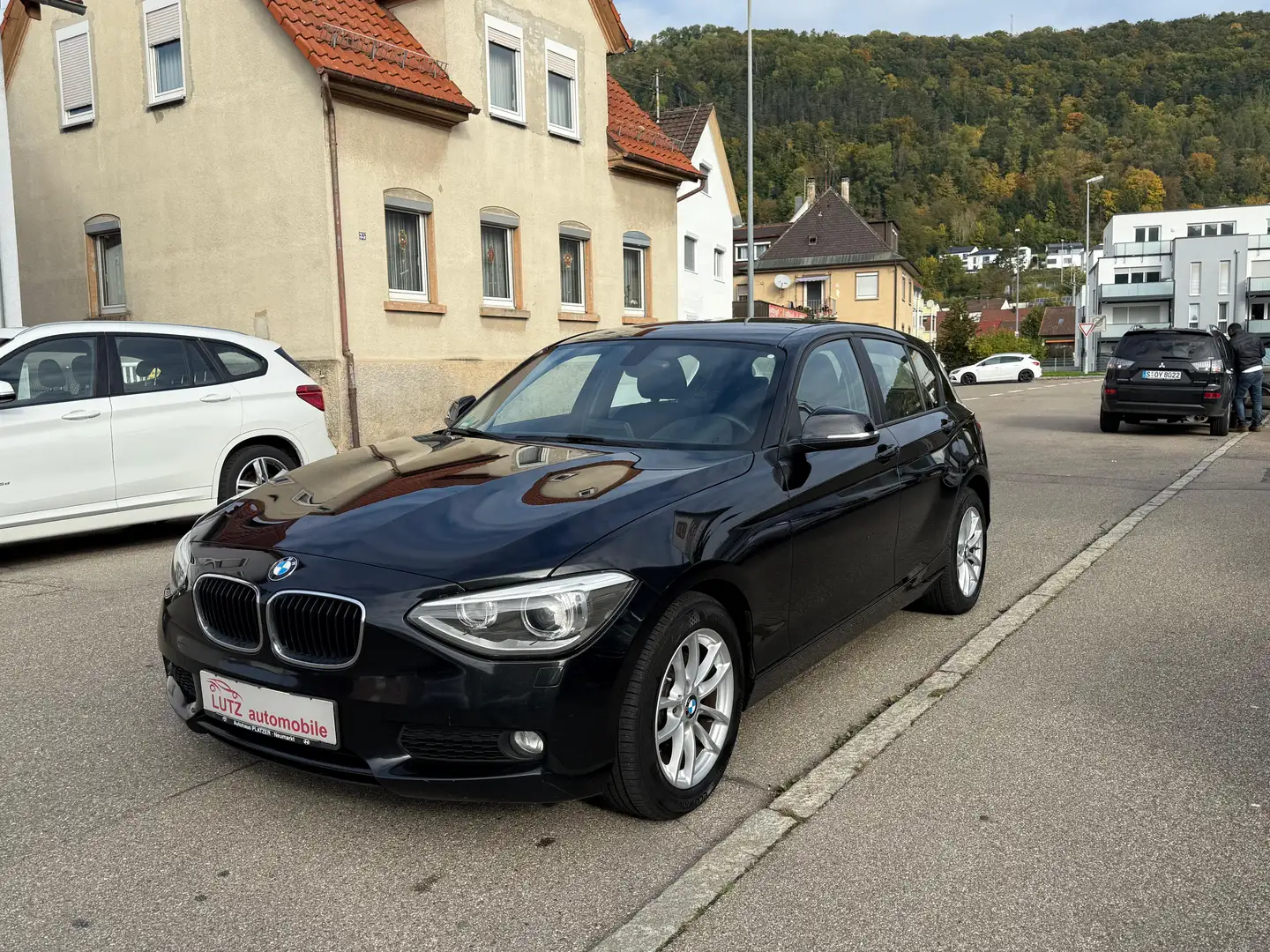 BMW 116 116 d- Automatik, Bi-Xenon Schwarz - 2