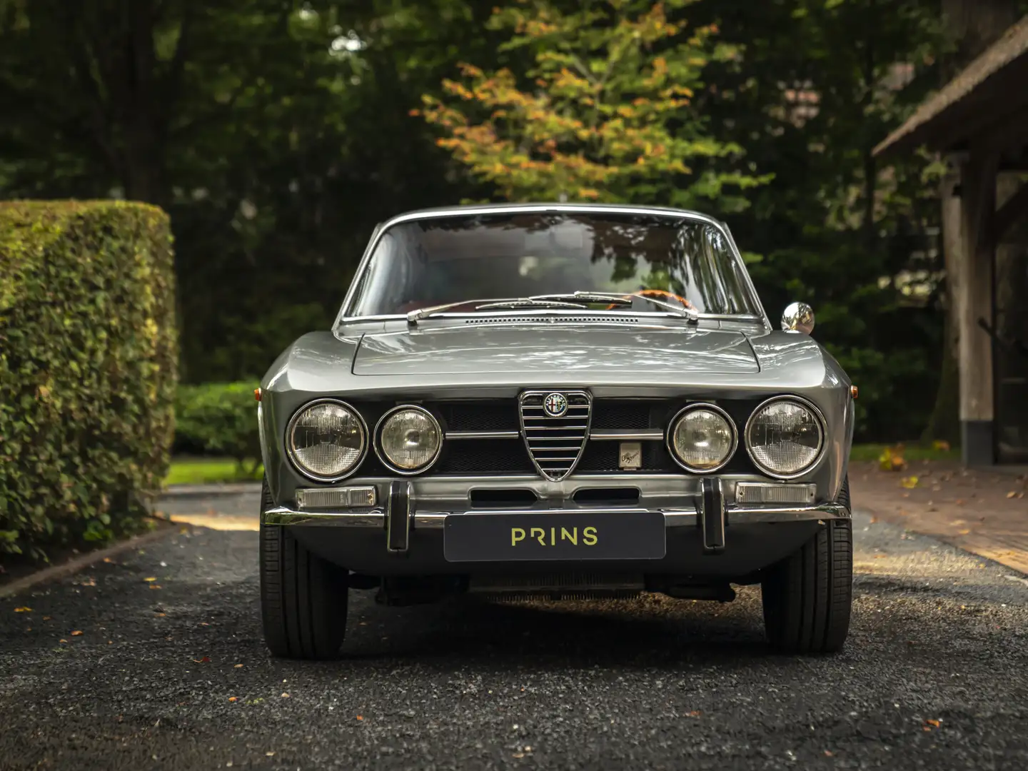 Alfa Romeo 1750 GTV Grau - 2