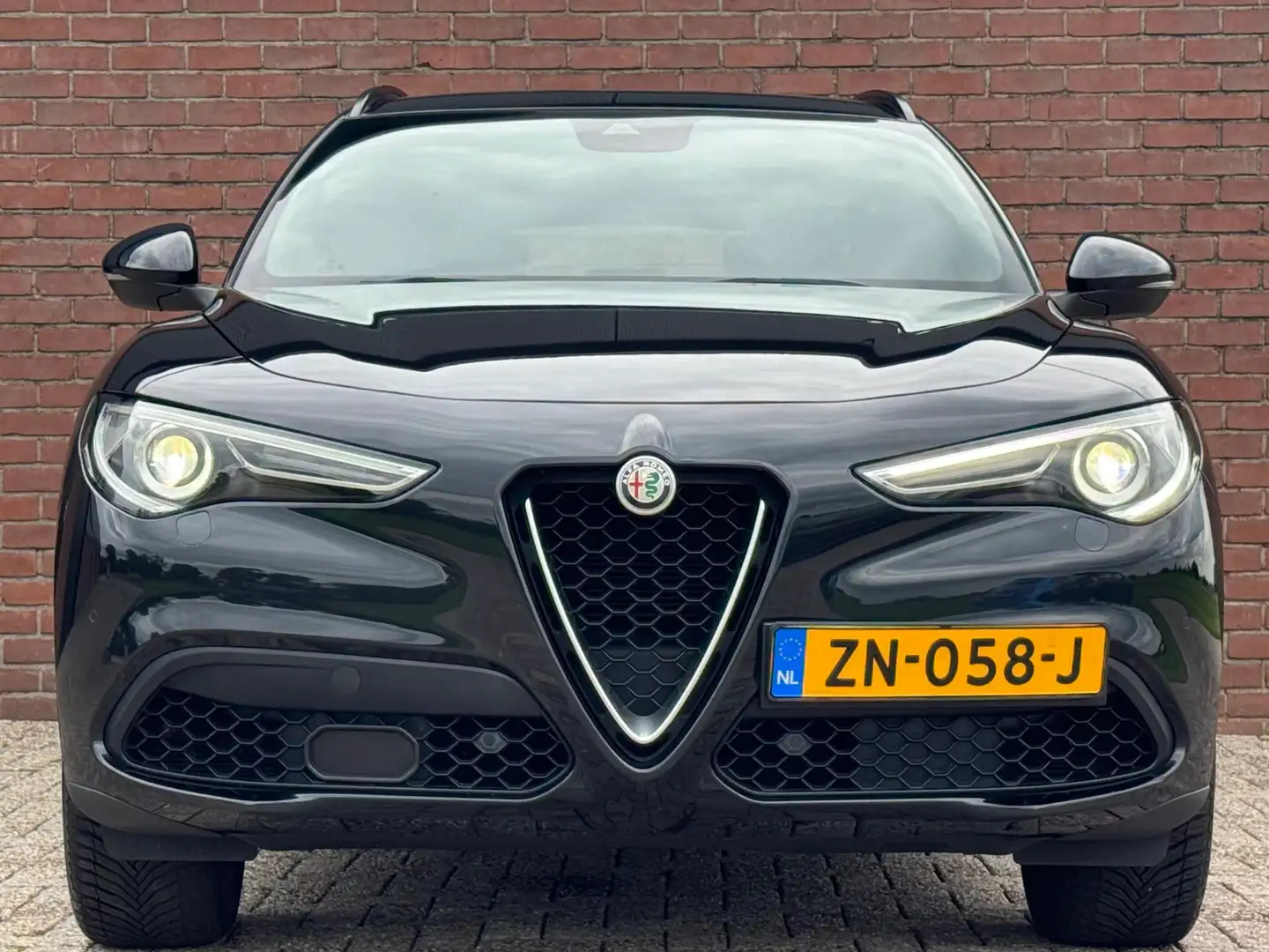 Alfa Romeo Stelvio 2.0 T AWD SUPER | LEDER | NAVI | CAMERA! Negro - 2