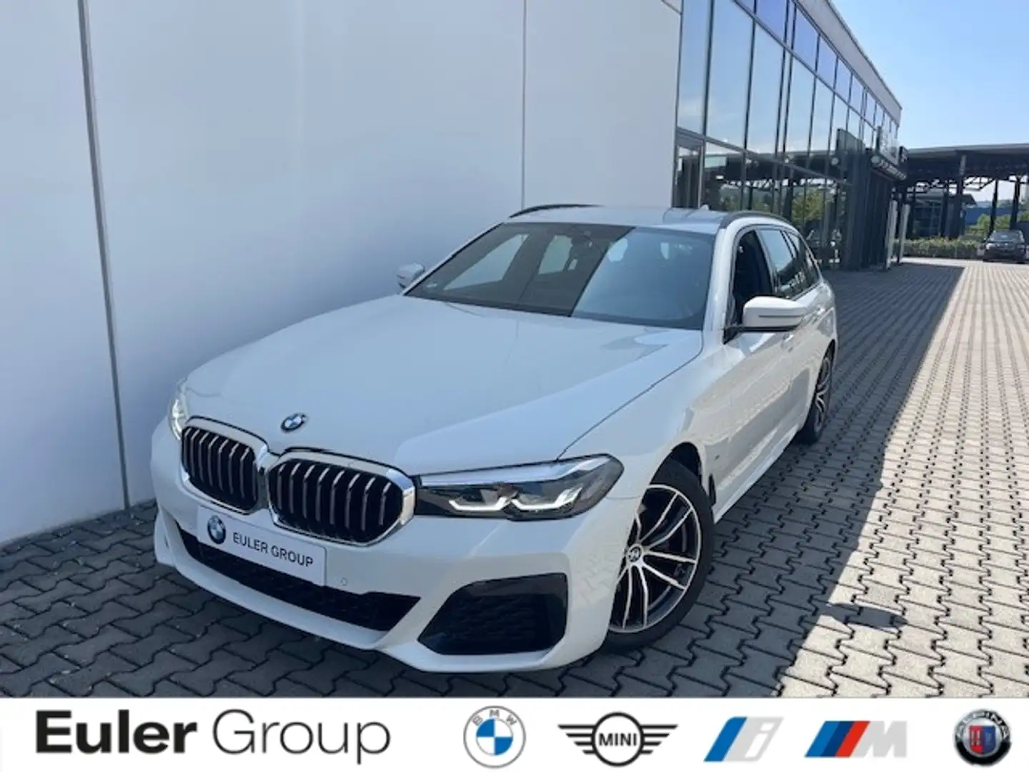 BMW 520 dA Touring M-Sport LiveCockProf Parkass SHZ Weiß - 1