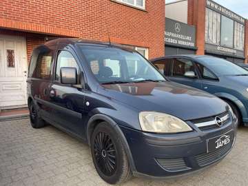 Combo Tour 1.3 CDTi Essentia (Hayon/Achterklep)