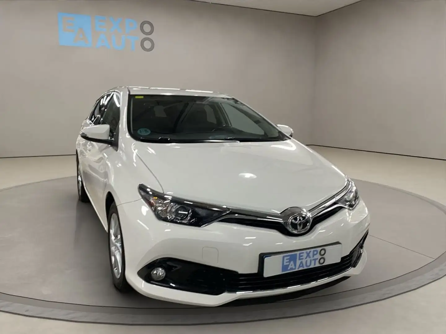 Toyota Auris 120T Active Blanco - 1
