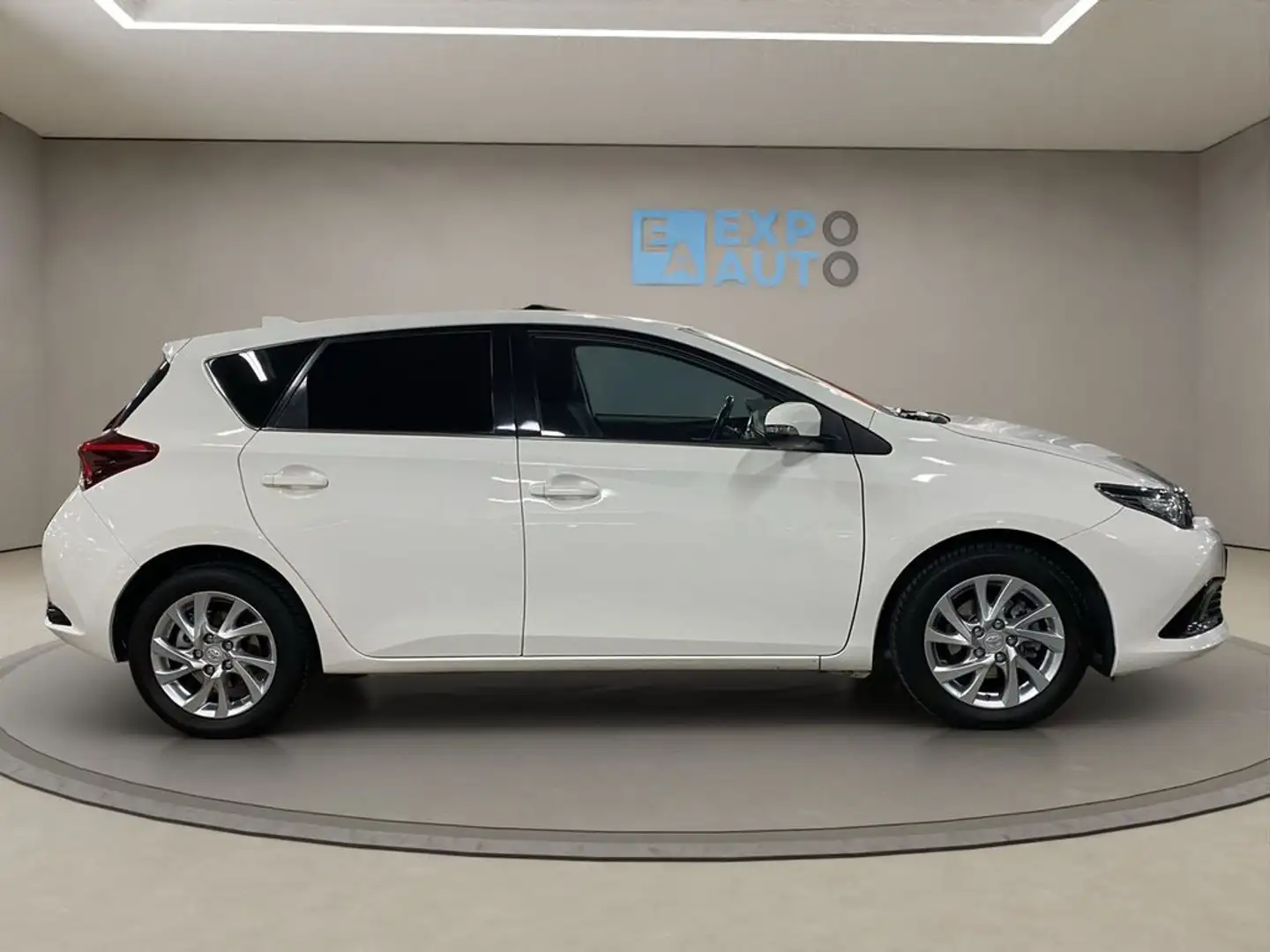 Toyota Auris 120T Active Blanco - 2