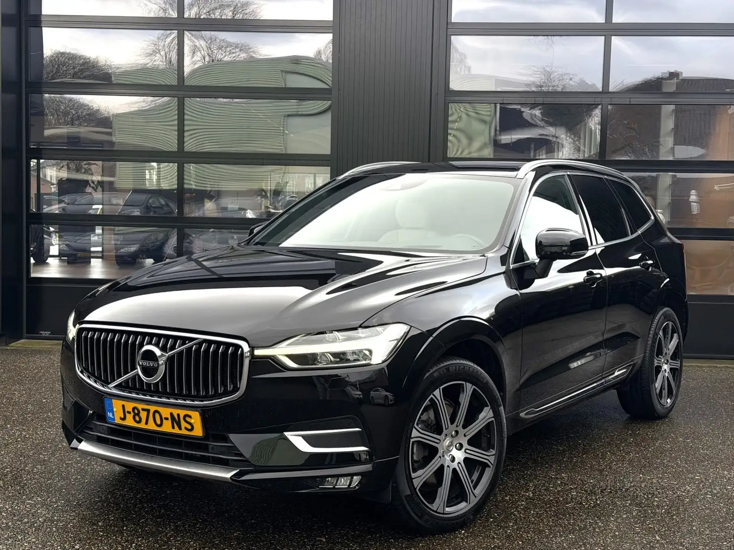 Volvo XC60 2.0 B5 Inscription 250PK Headup Diamond Orrefors Schwarz - 1