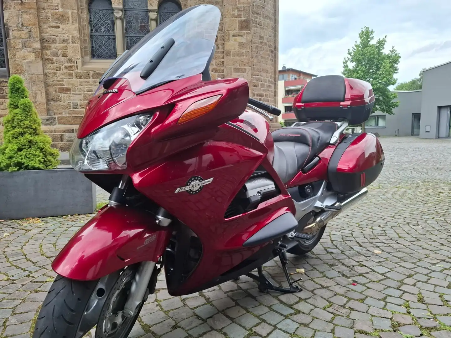 Honda ST 1300 Rouge - 2