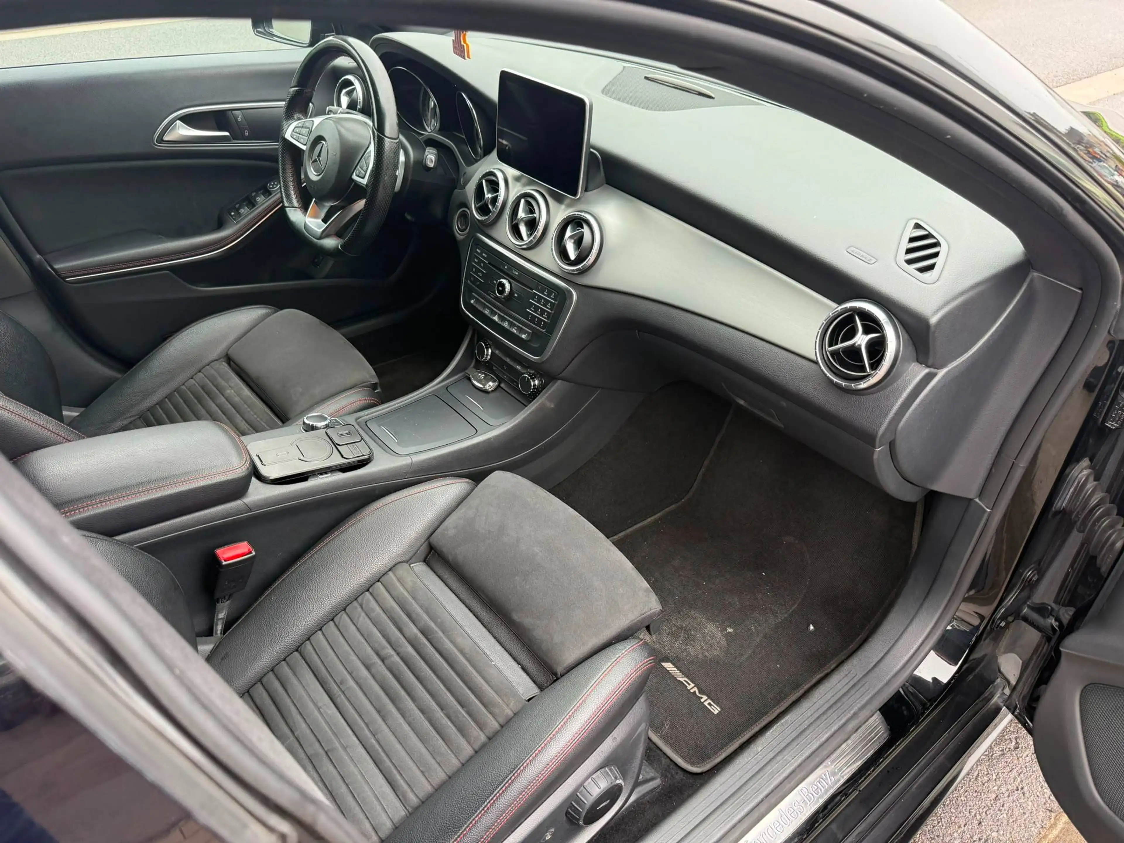 Mercedes-Benz CLA 200 CLA 200 d — photo 12