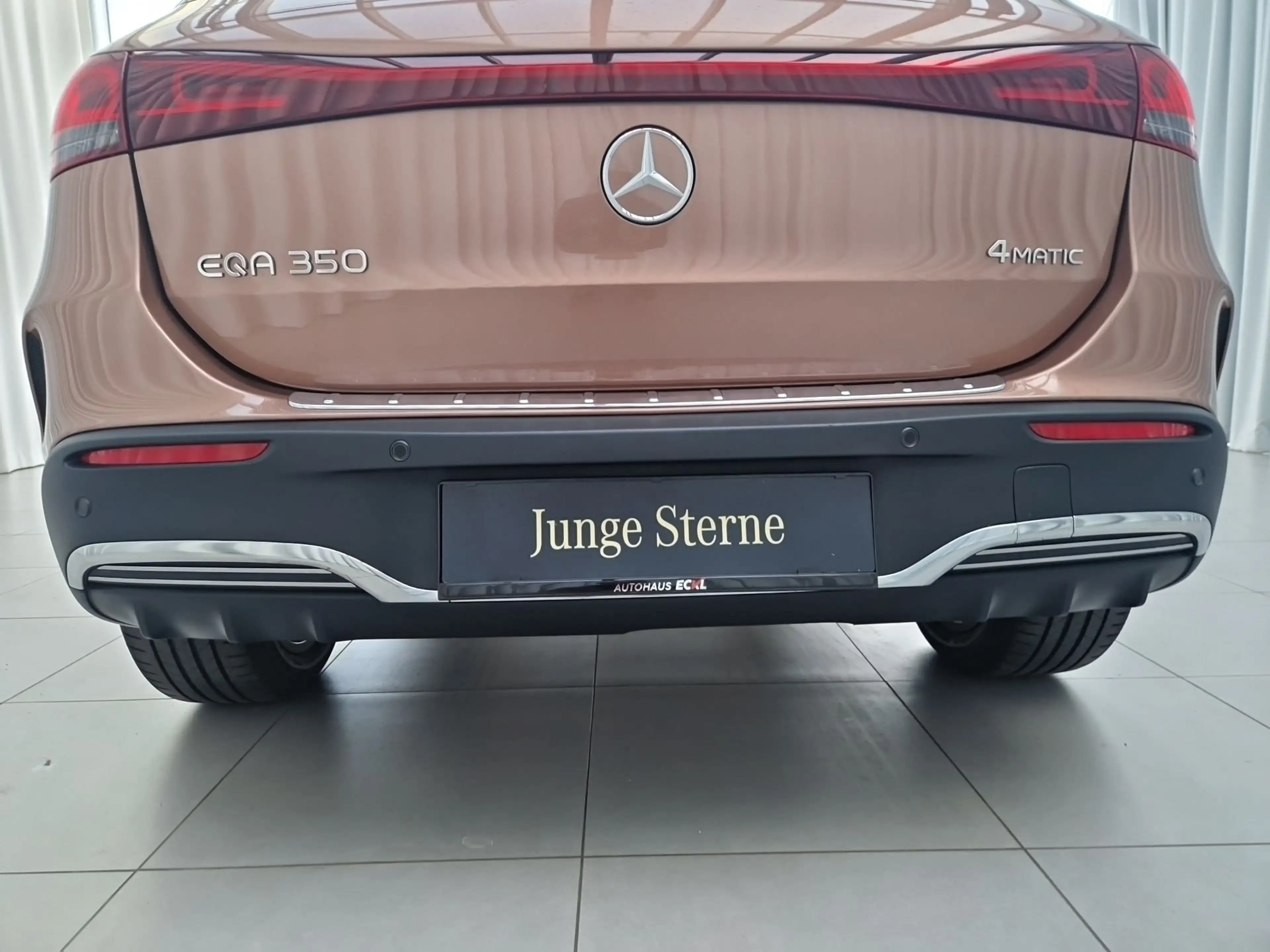 Mercedes-Benz EQA 350 4MATIC 2xKlima ACC AHK AUT Kam. KlimaA — photo 12