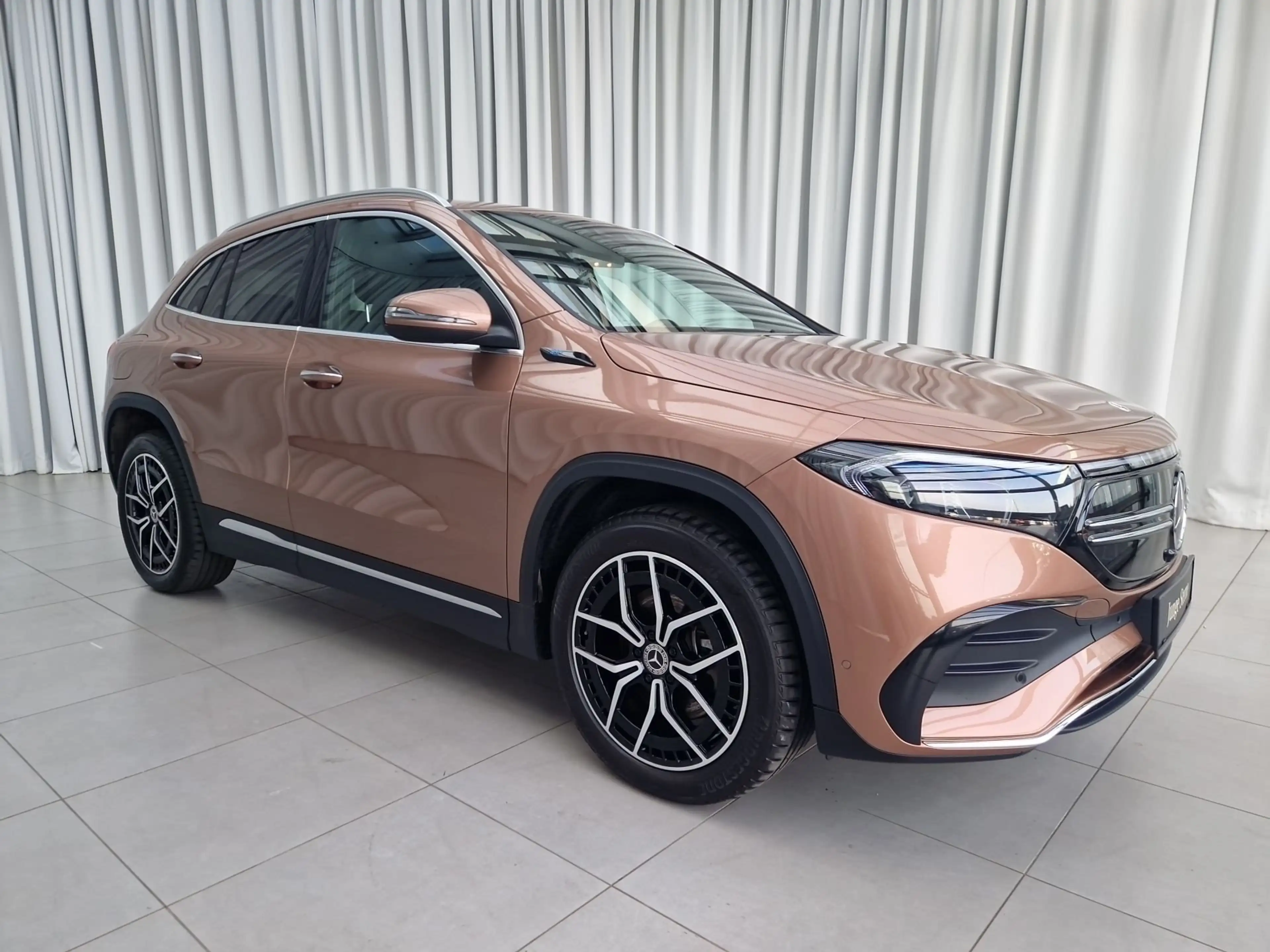 Mercedes-Benz EQA 350 4MATIC 2xKlima ACC AHK AUT Kam. KlimaA — photo 3