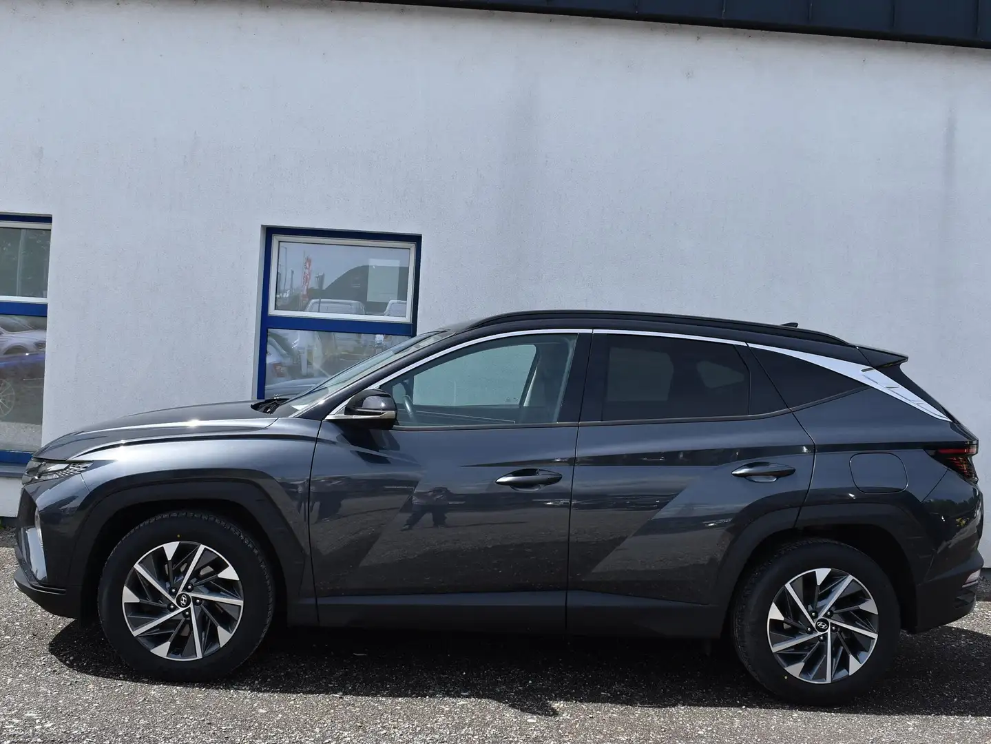 Hyundai TUCSON 1,6CRD Edition 30 Grau - 2
