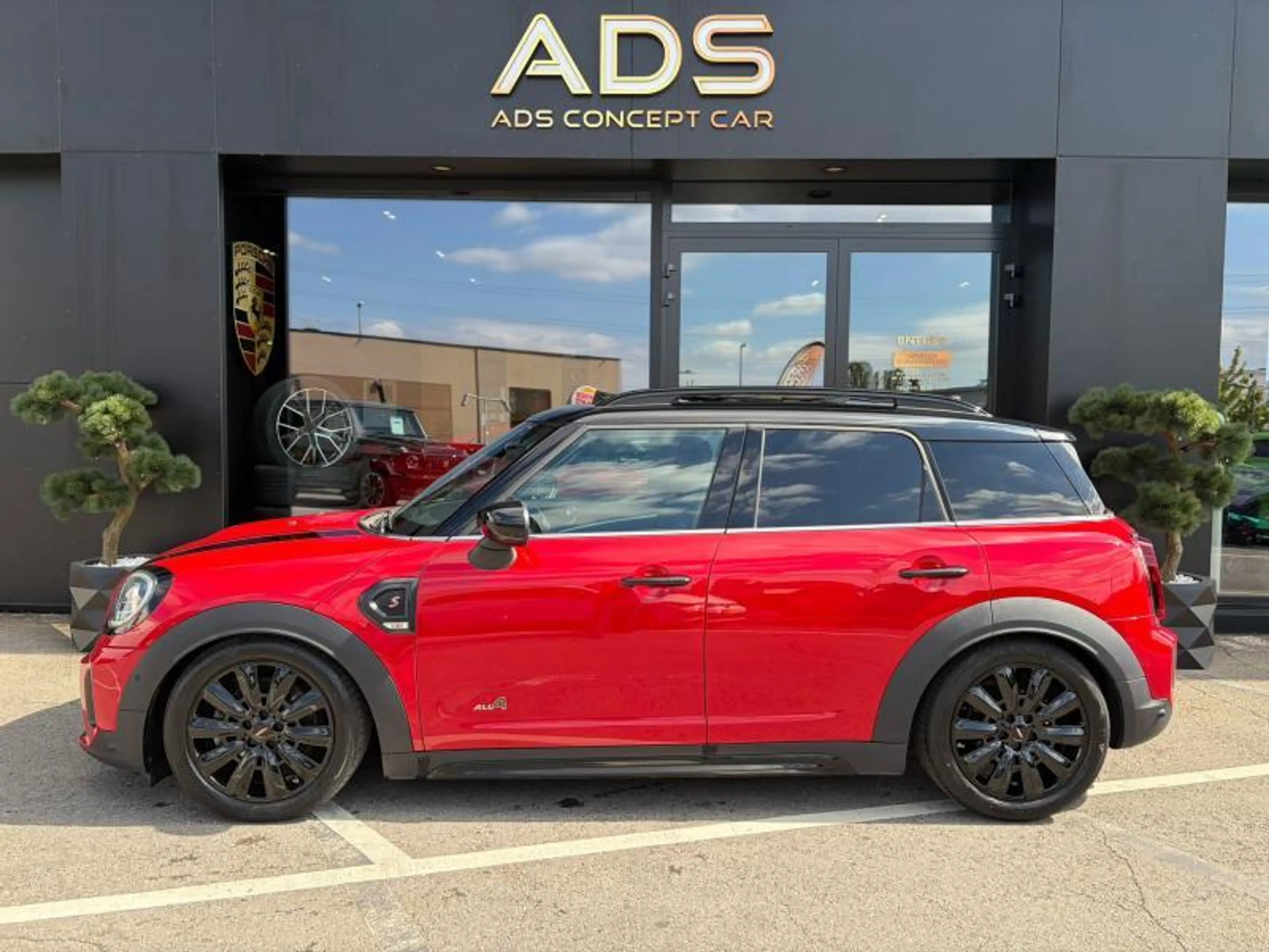 MINI Cooper S Countryman ALL4 JOHN COOPER WORKS — photo 3