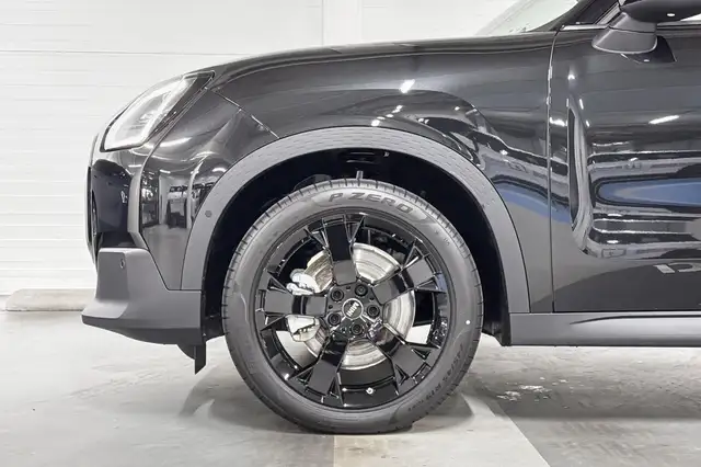 Mini Countryman view 4