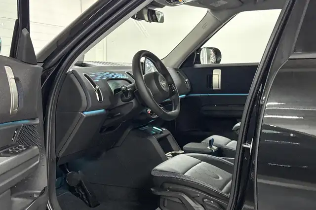 Mini Countryman view 8