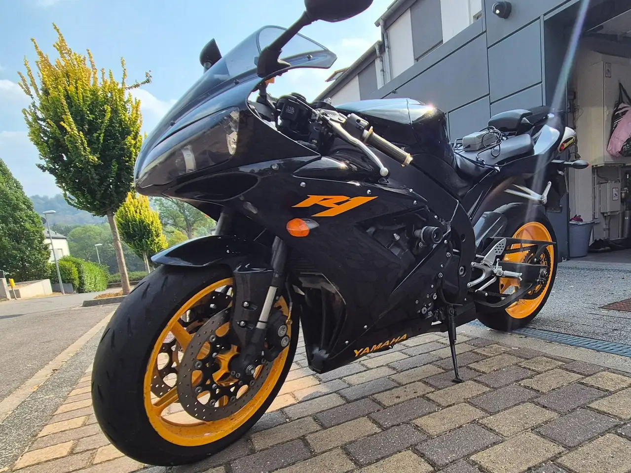 Yamaha YZF-R1
