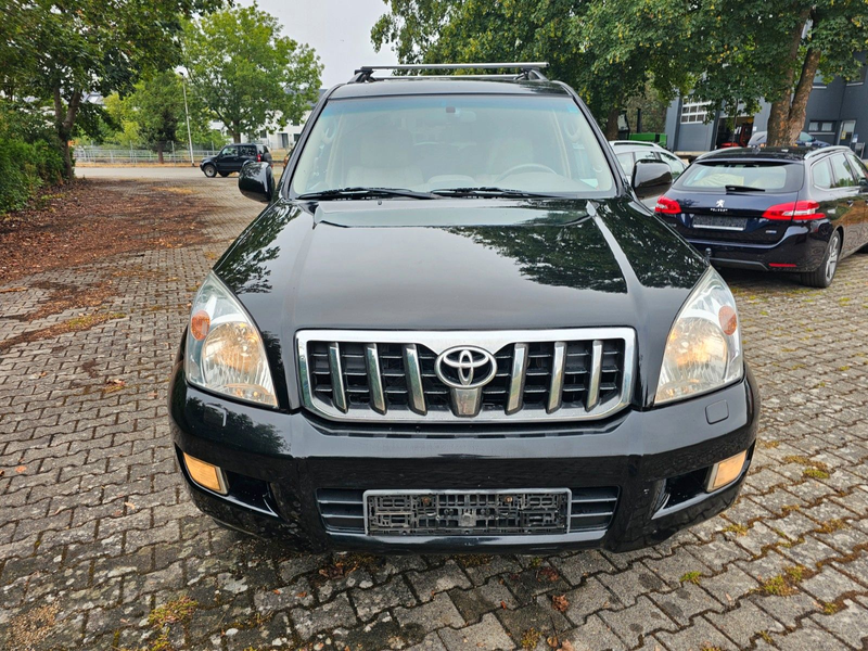 Toyota Land Cruiser 3.0 D-4D Aut Navi Leder 8 Sitzer — photo 3