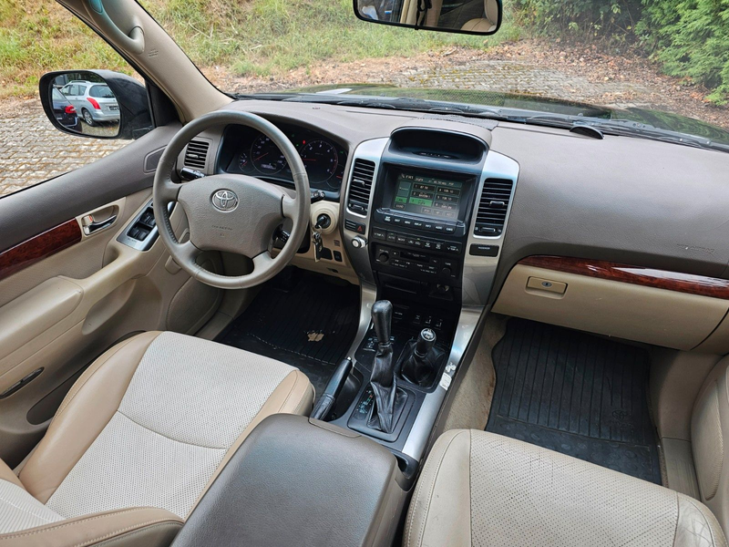 Toyota Land Cruiser 3.0 D-4D Aut Navi Leder 8 Sitzer — photo 15