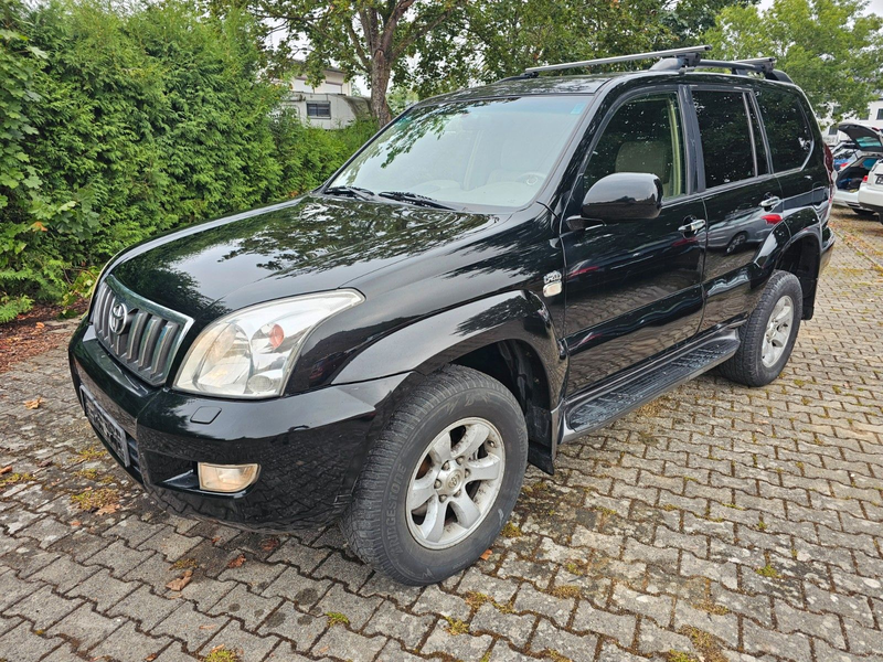 Toyota Land Cruiser 3.0 D-4D Aut Navi Leder 8 Sitzer — photo 4