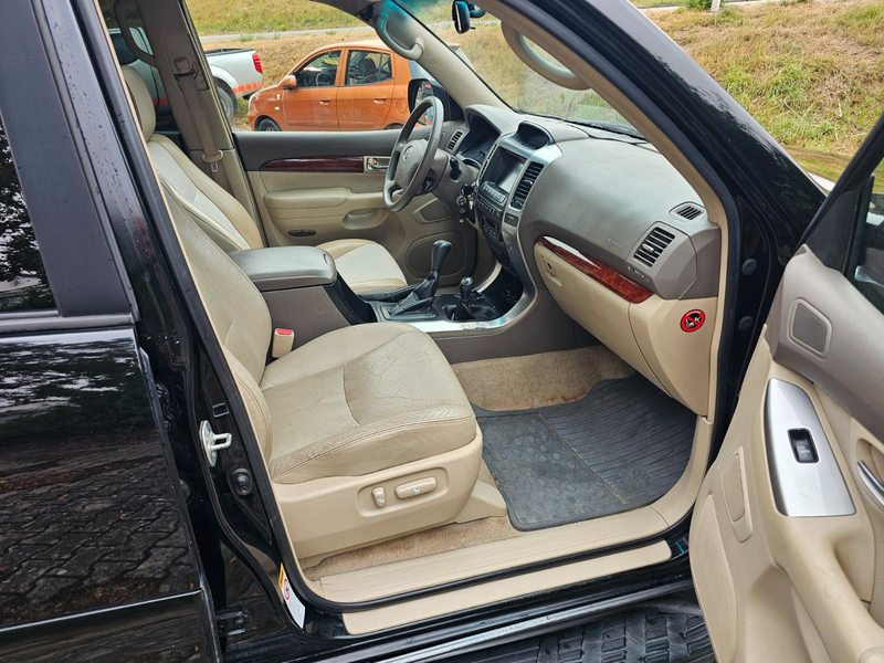 Toyota Land Cruiser 3.0 D-4D Aut Navi Leder 8 Sitzer — photo 13