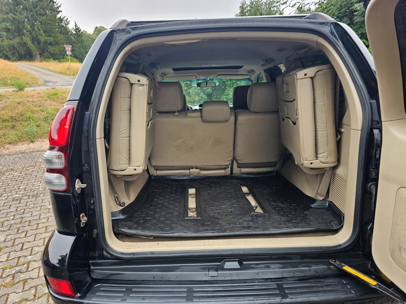 Toyota Land Cruiser 3.0 D-4D Aut Navi Leder 8 Sitzer — photo 10