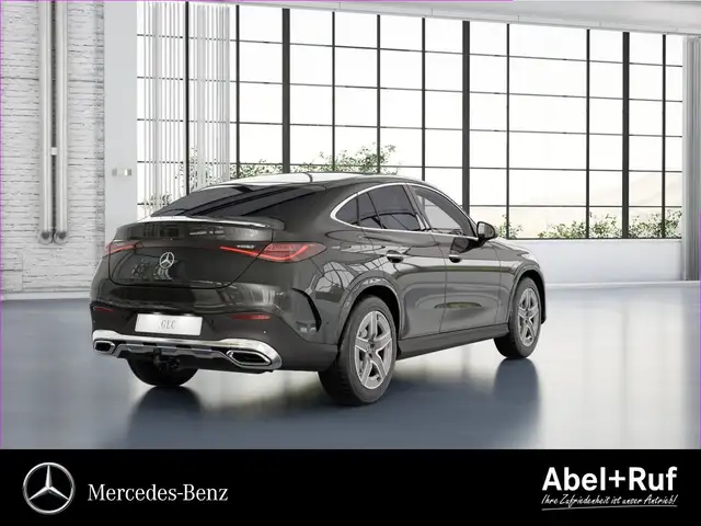 Mercedes-Benz GLC view 4