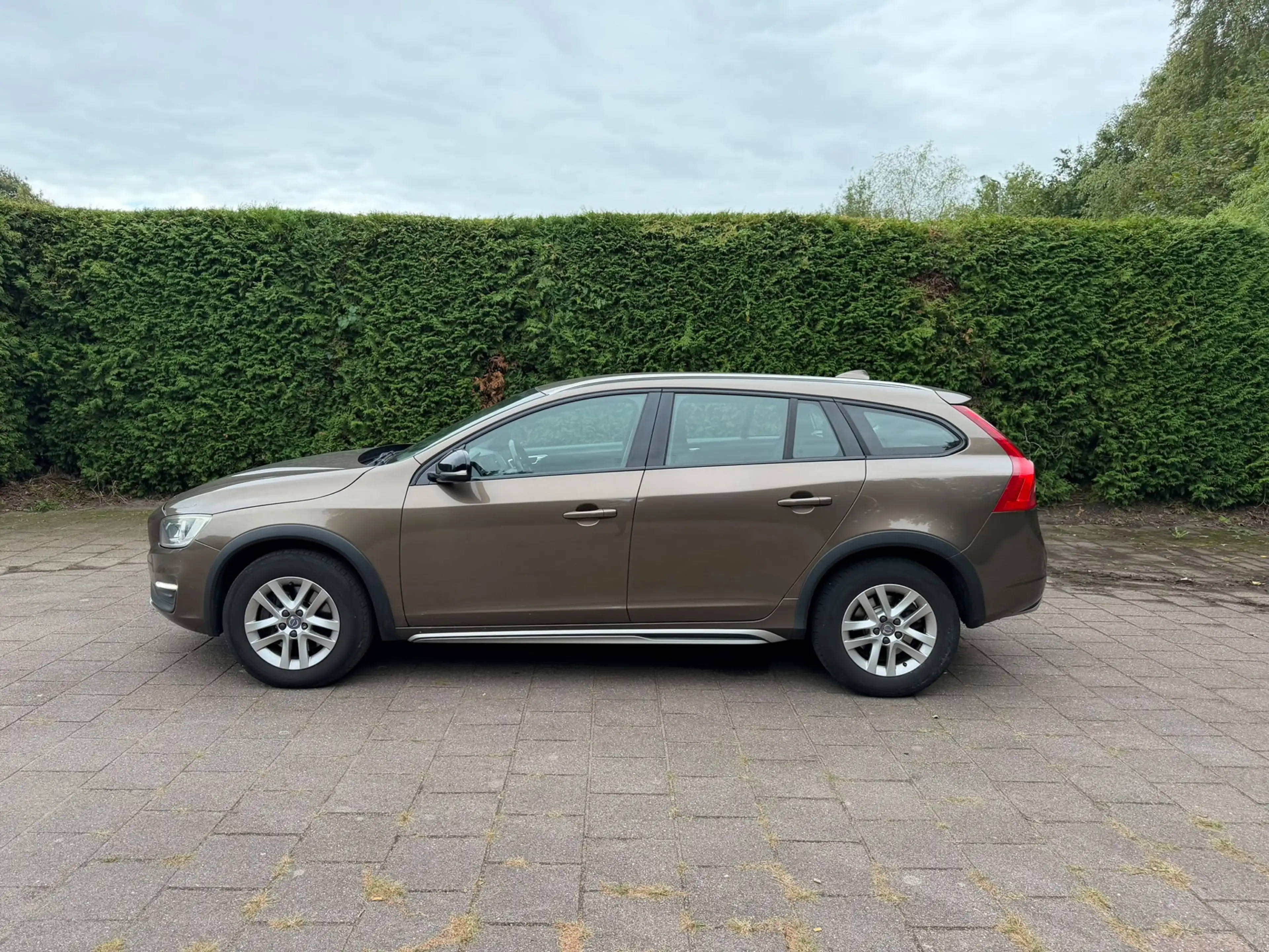 Volvo V60 Cross Country 2.0 D4 Kinetic — photo 2