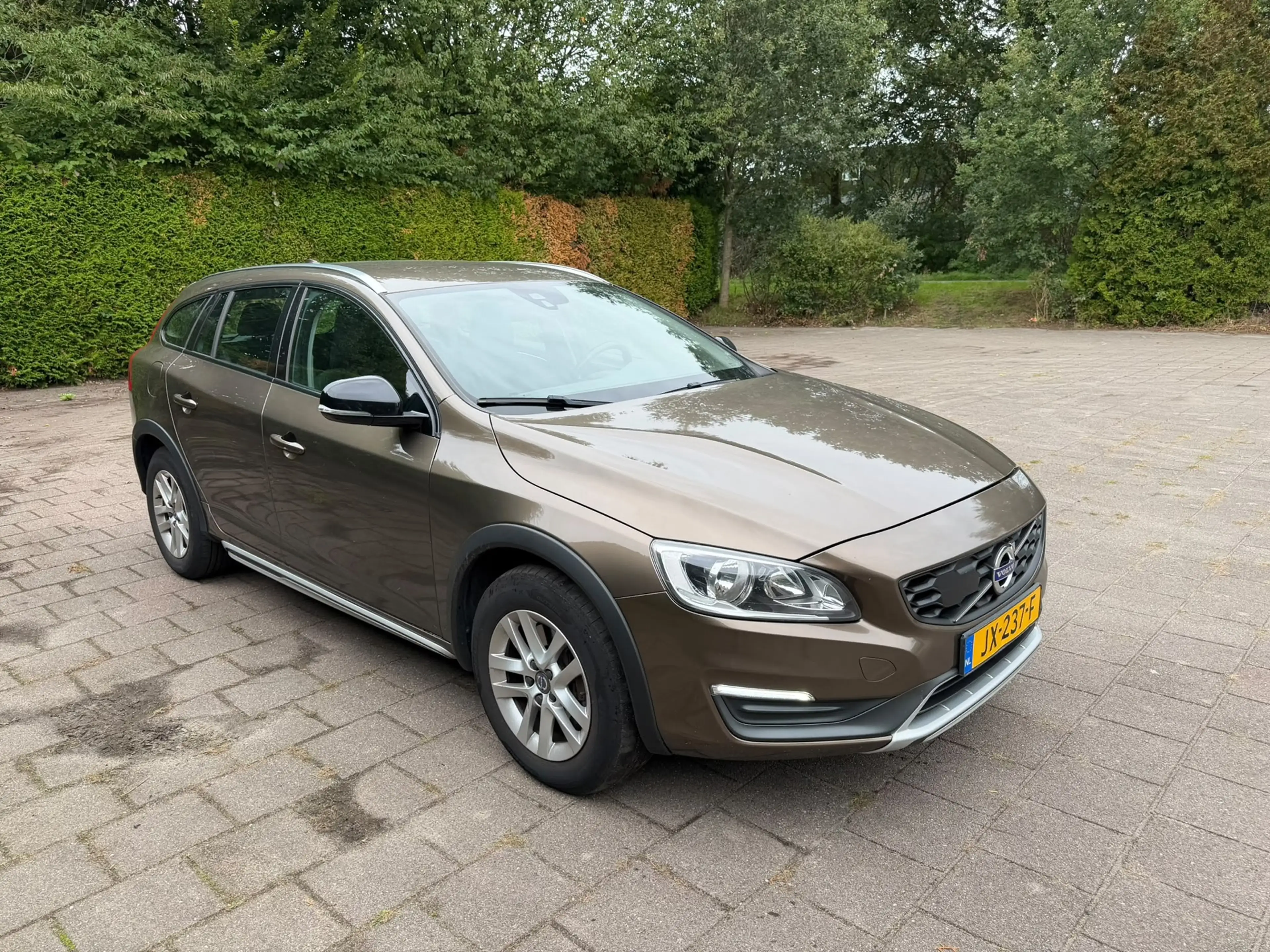 Volvo V60 Cross Country 2.0 D4 Kinetic — photo 8