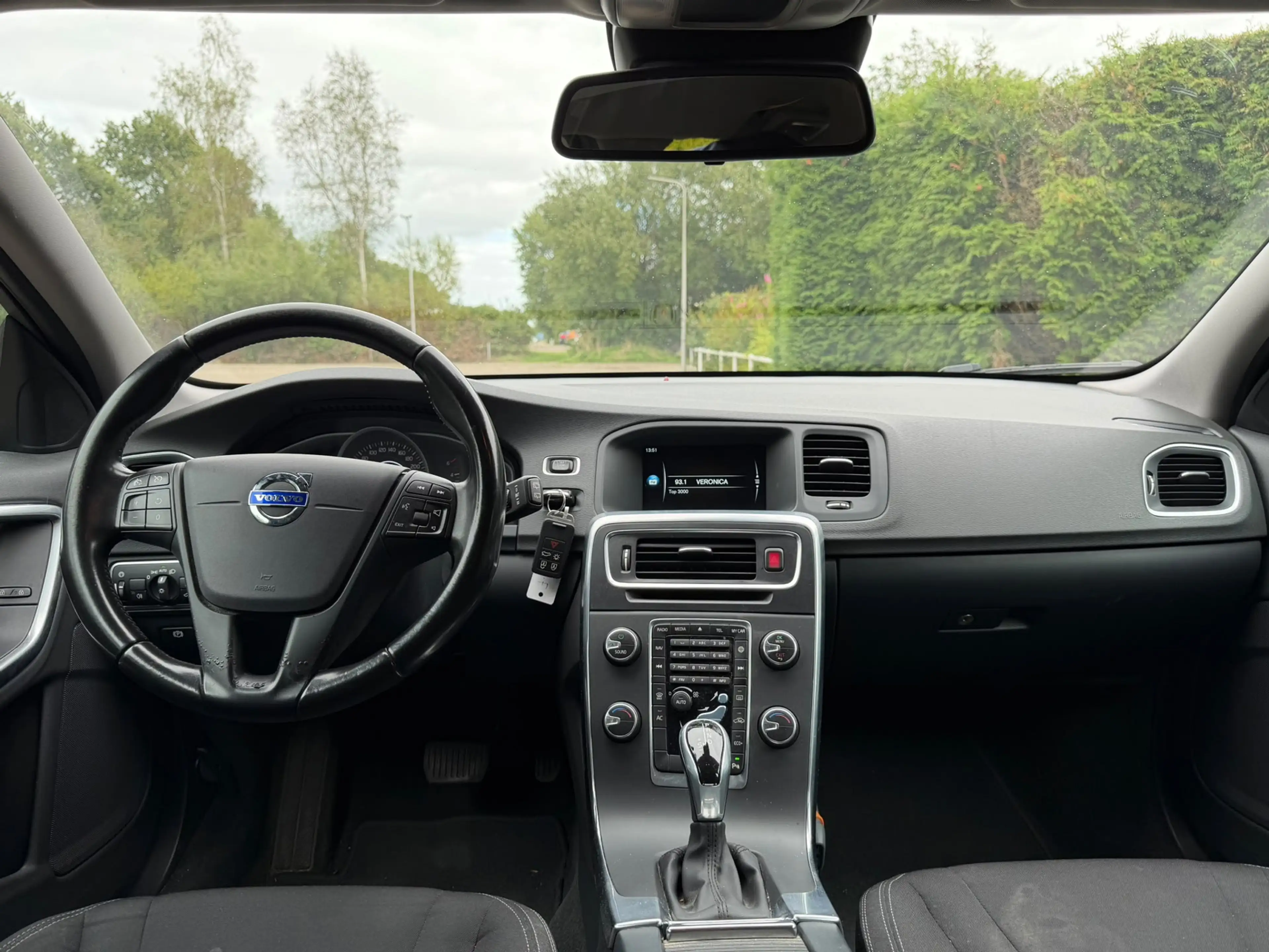 Volvo V60 Cross Country 2.0 D4 Kinetic — photo 14