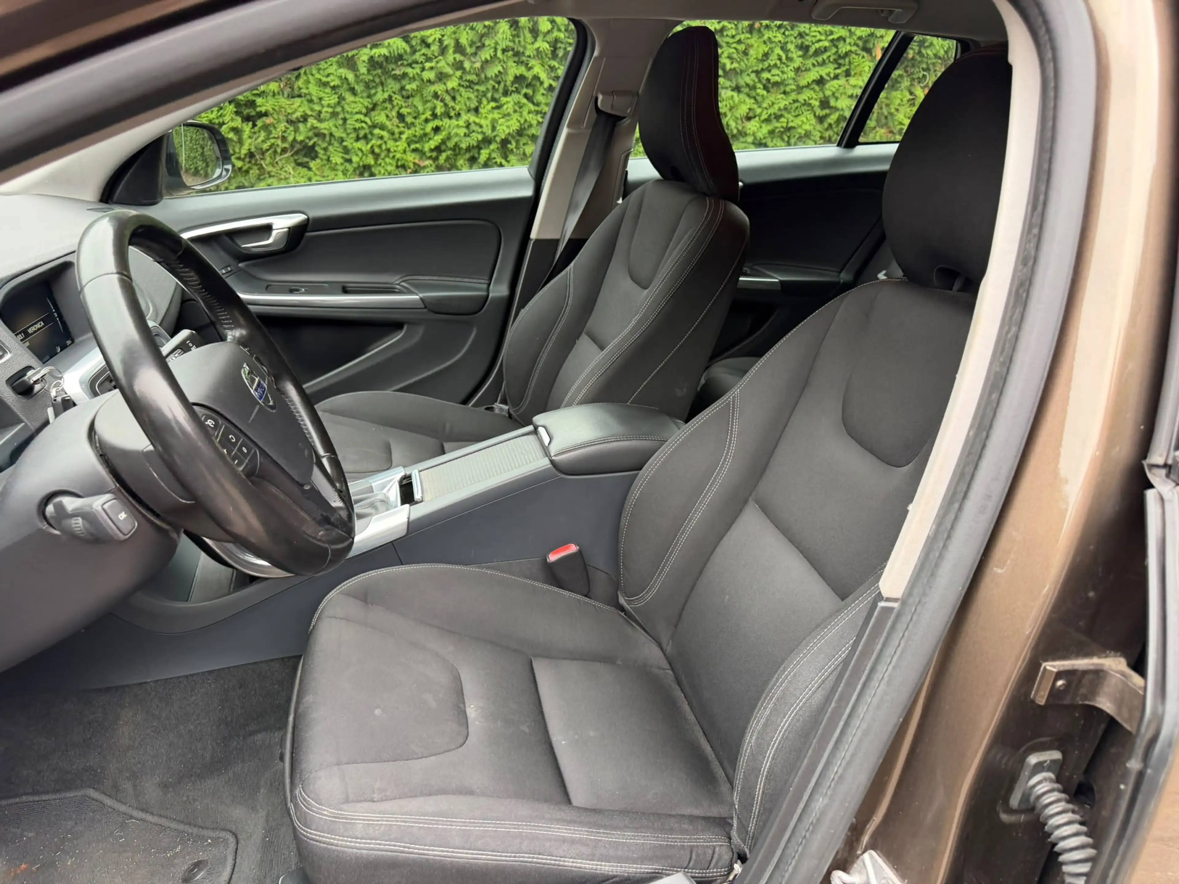 Volvo V60 Cross Country 2.0 D4 Kinetic — photo 15