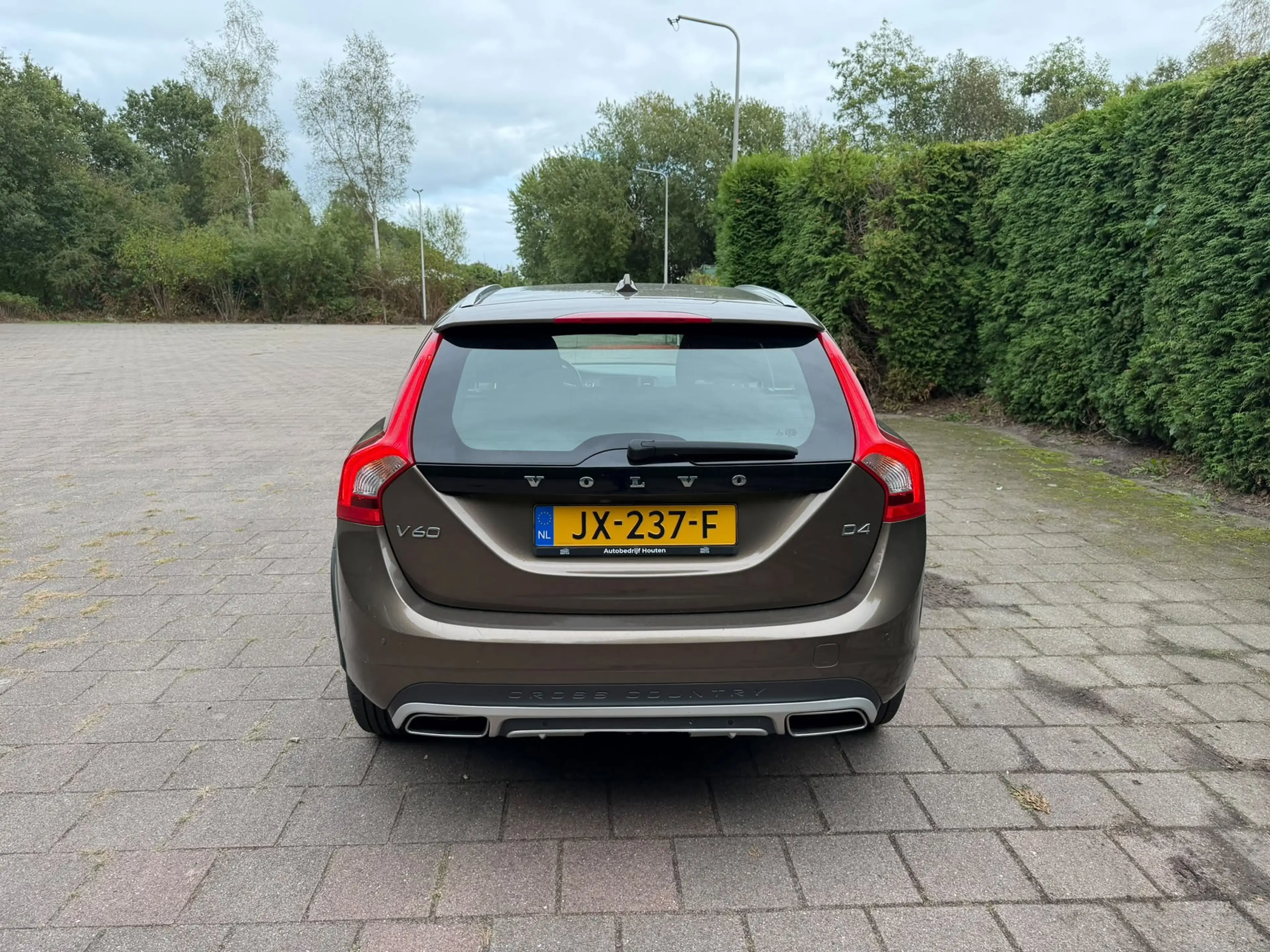 Volvo V60 Cross Country 2.0 D4 Kinetic — photo 4