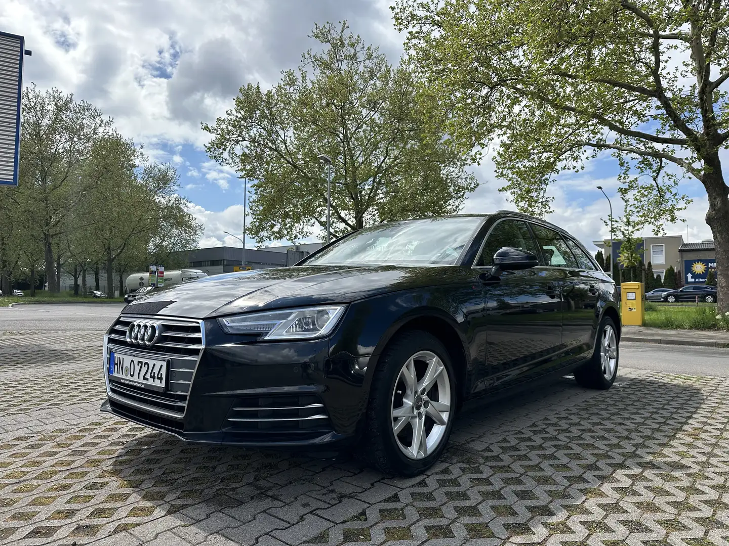 Audi A4 Avant 2.0 TDI S tronic design Schwarz - 2