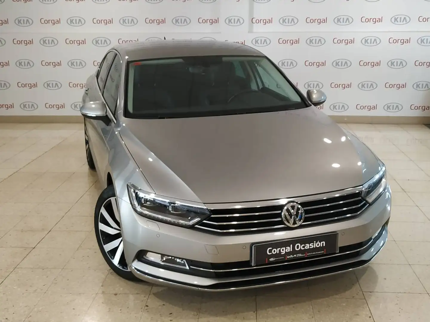 Volkswagen Passat 2.0TDI BMT Sport DSG 110kW Gris - 1