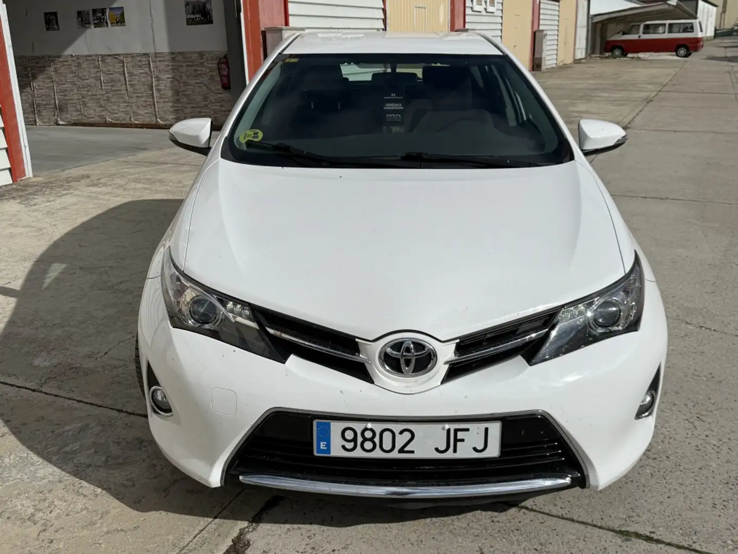Toyota Auris 90D Active Blanc - 2