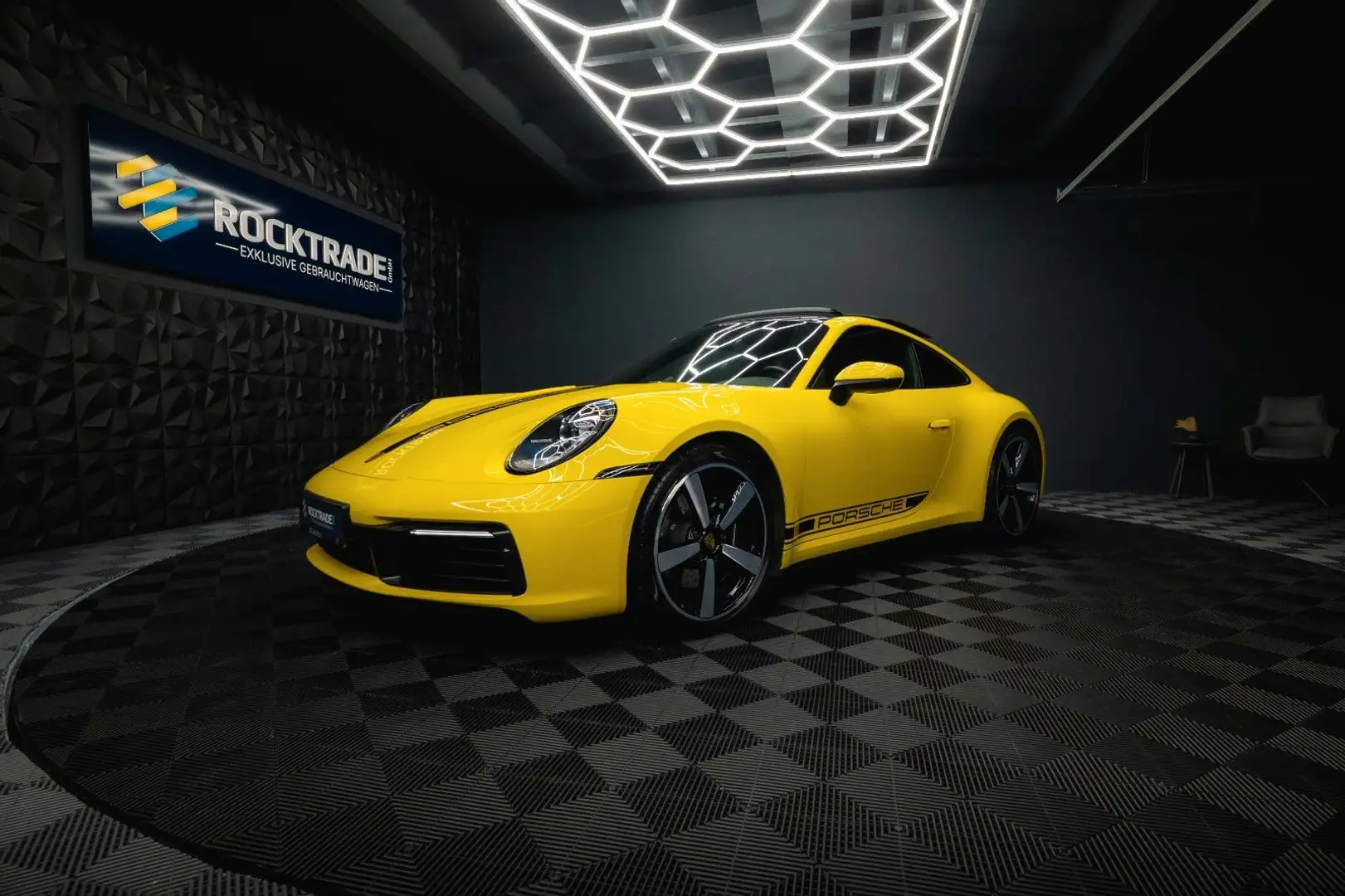 Porsche 992 911 Carrera 4 S Sport-Chrono *Pano*LED*BOSE* Jaune - 2