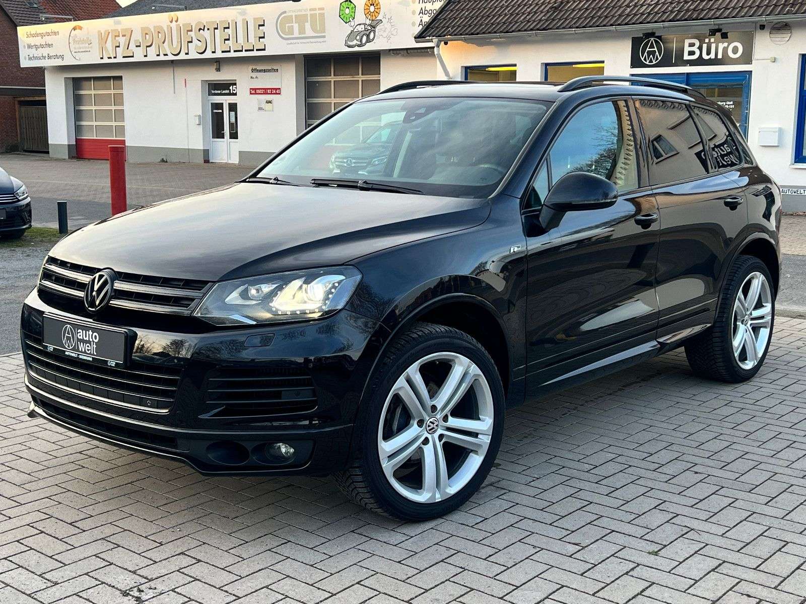 Second hand Volkswagen Touareg 3.0 TDI