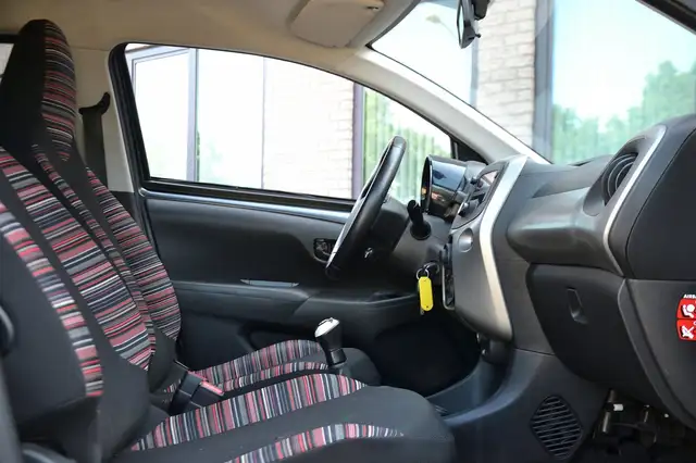 Citroen C1 view 8