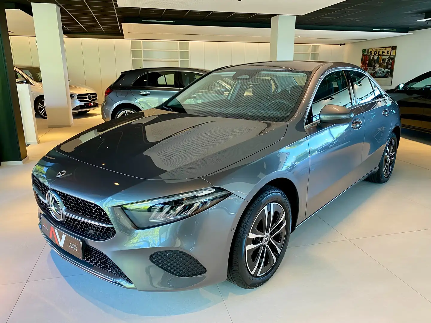 Mercedes-Benz A 250 e 8G Plug-in Luxury Avanced MBUX/Camera/El.Trekh. Gris - 1