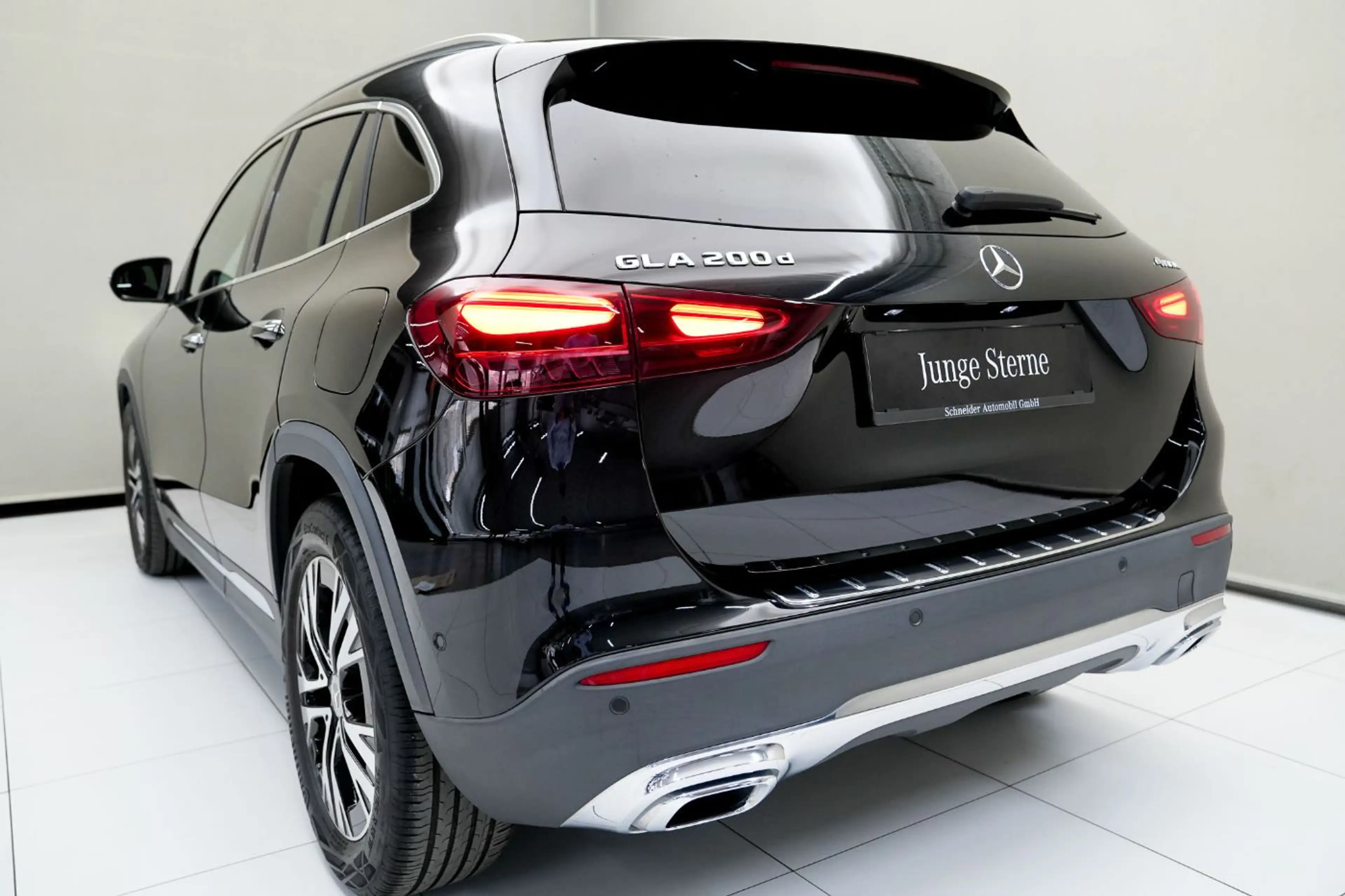 Mercedes-Benz GLA 200 d 4MATIC W-Paket KAM SpurH FLA el.Heck — photo 12