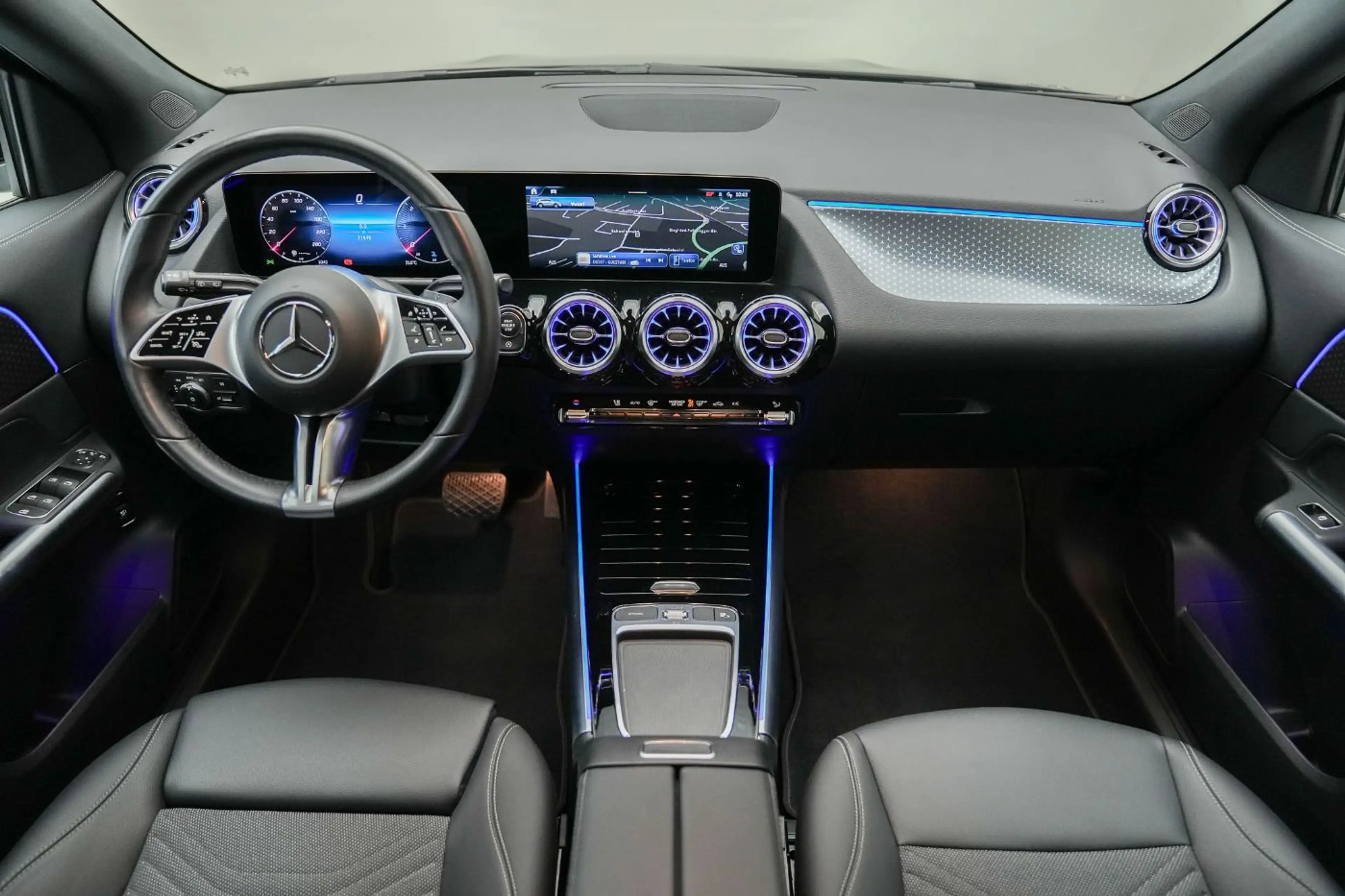 Mercedes-Benz GLA 200 d 4MATIC W-Paket KAM SpurH FLA el.Heck — photo 7