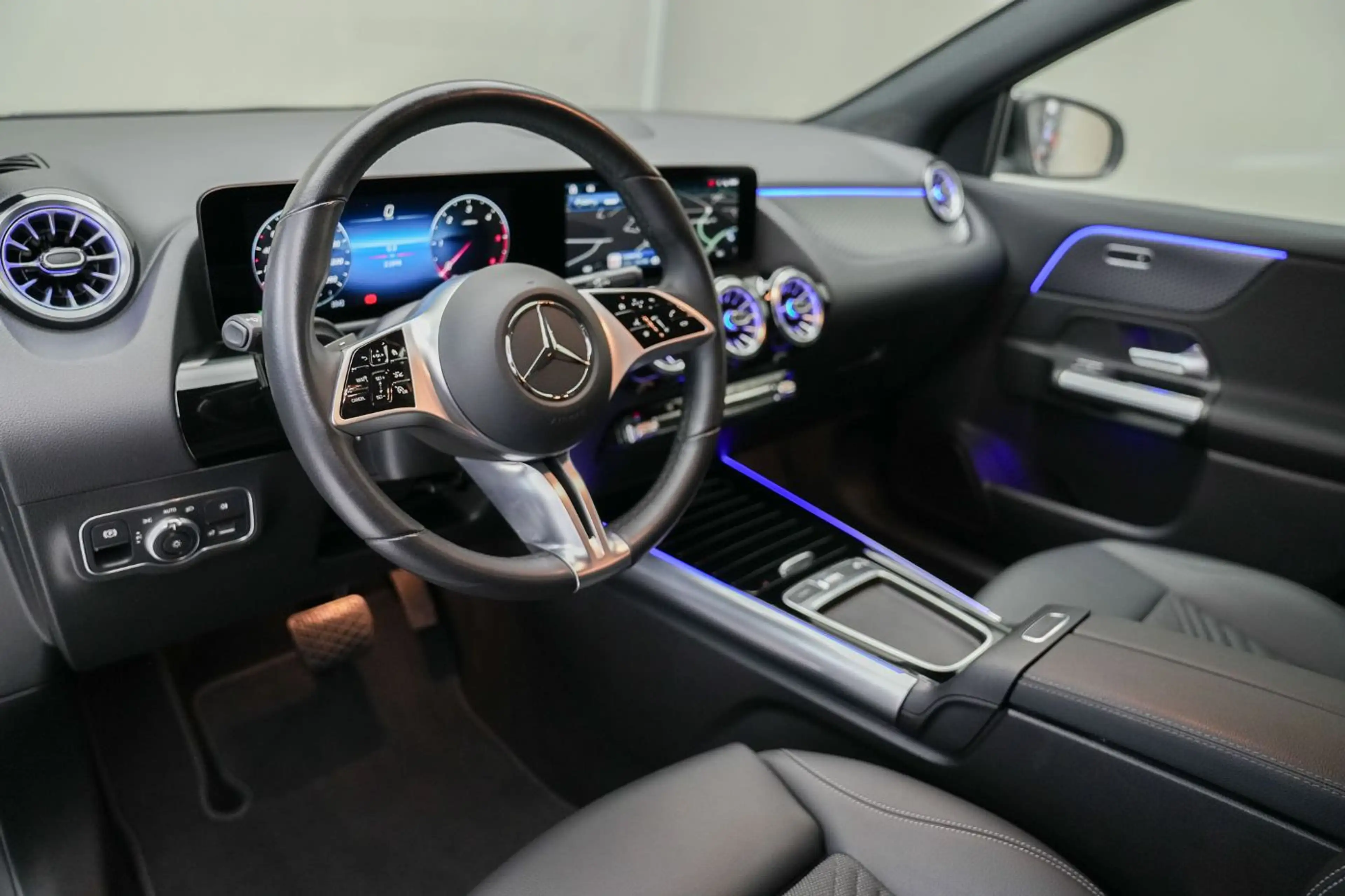 Mercedes-Benz GLA 200 d 4MATIC W-Paket KAM SpurH FLA el.Heck — photo 6