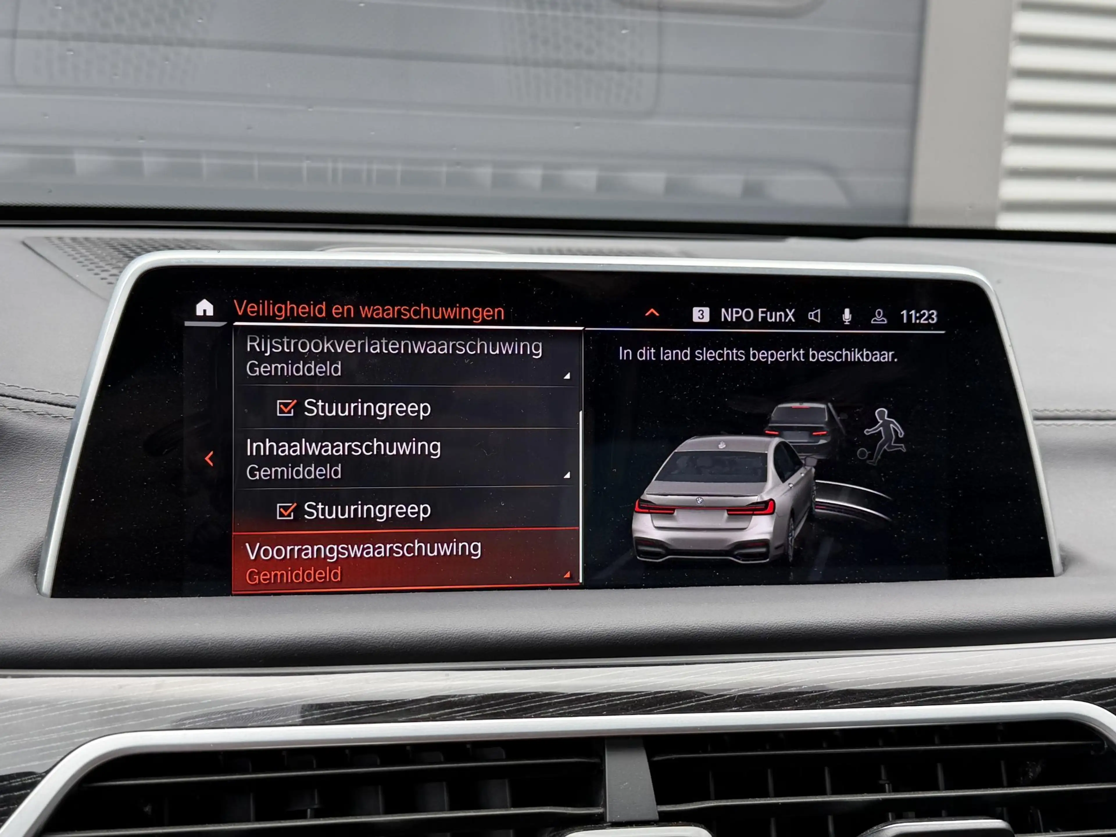 BMW 750 7-serie 750Li xDrive High Executive M-Sport | Pano — photo 29