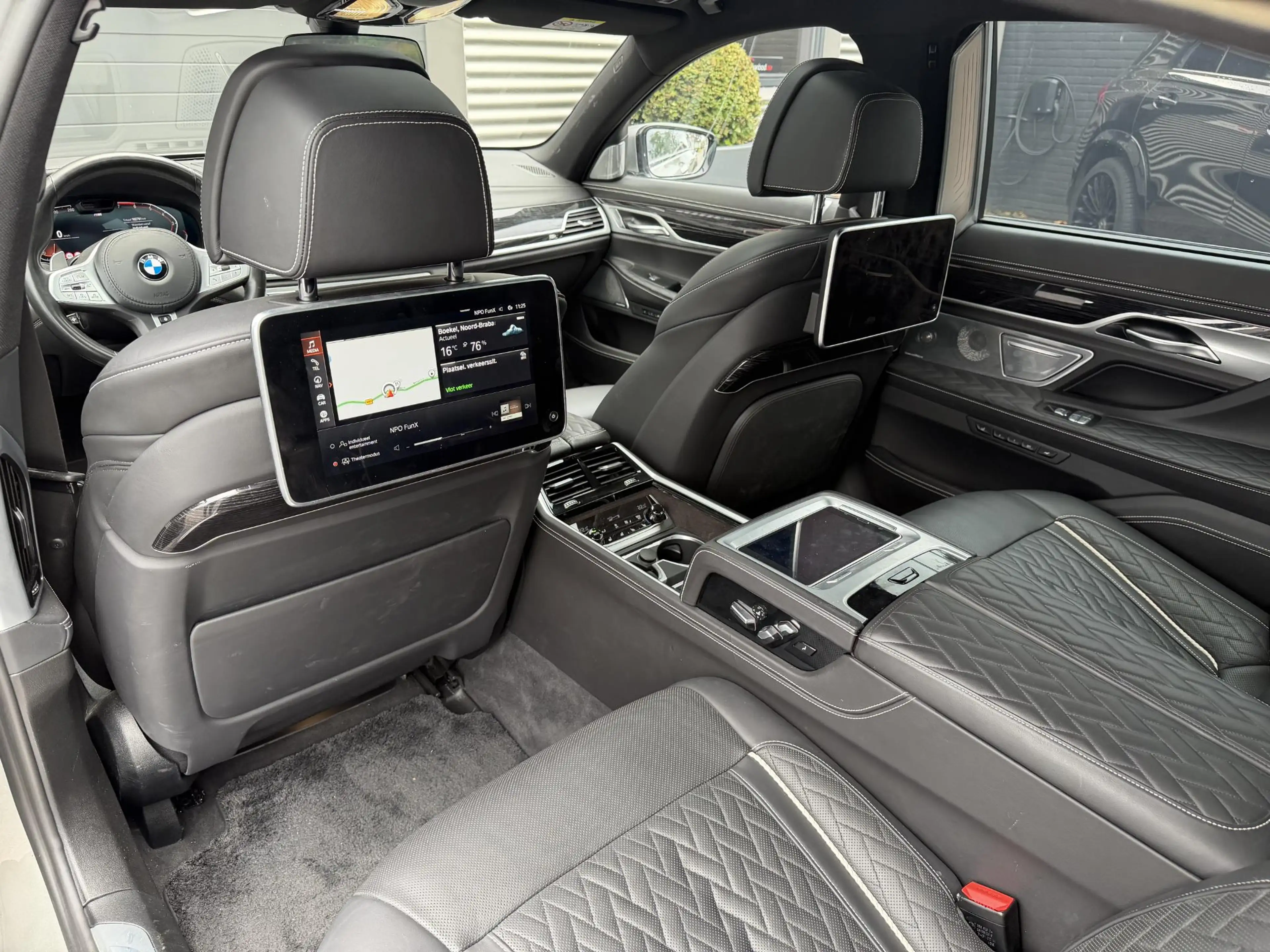 BMW 750 7-serie 750Li xDrive High Executive M-Sport | Pano — photo 38