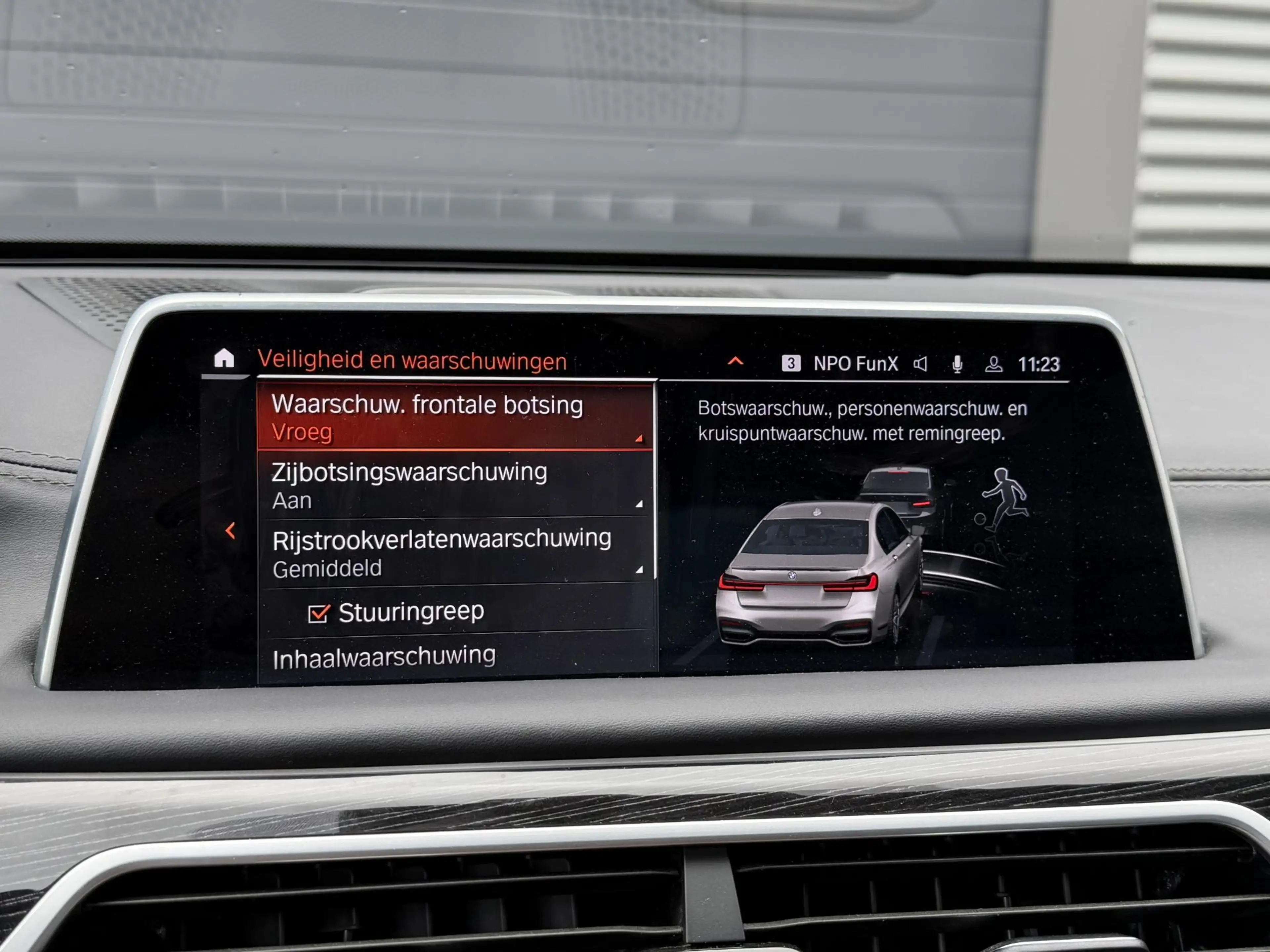 BMW 750 7-serie 750Li xDrive High Executive M-Sport | Pano — photo 28