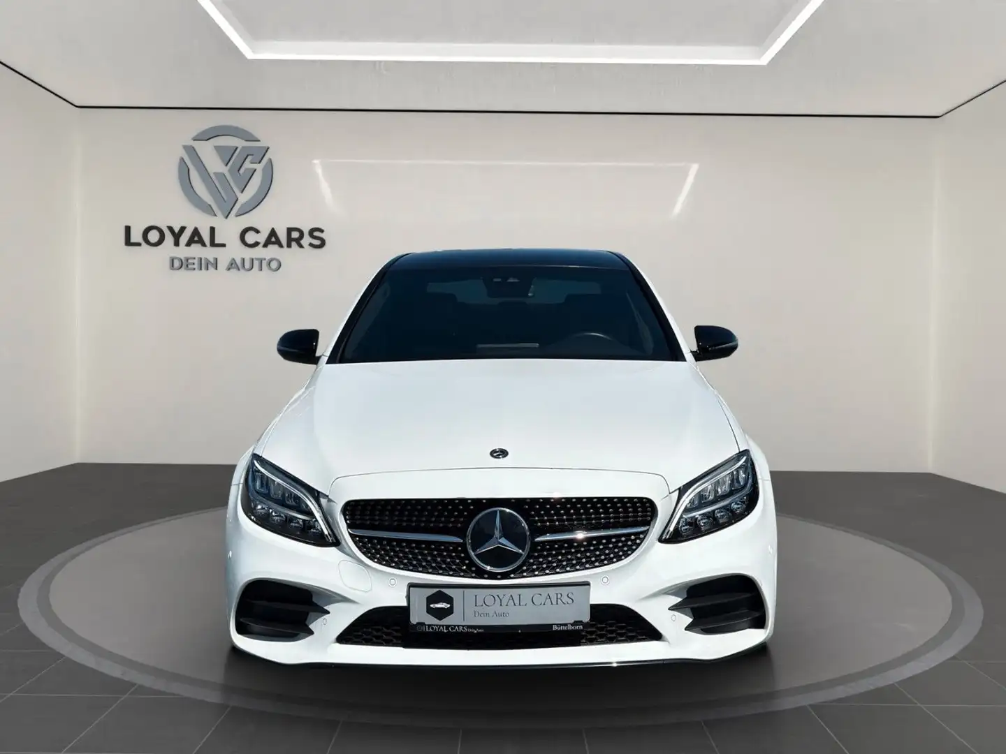 Mercedes-Benz C 300 Lim*AMG*LED*Dist+*NAVI*KAMERA*NIGHT*StHz* Weiß - 2