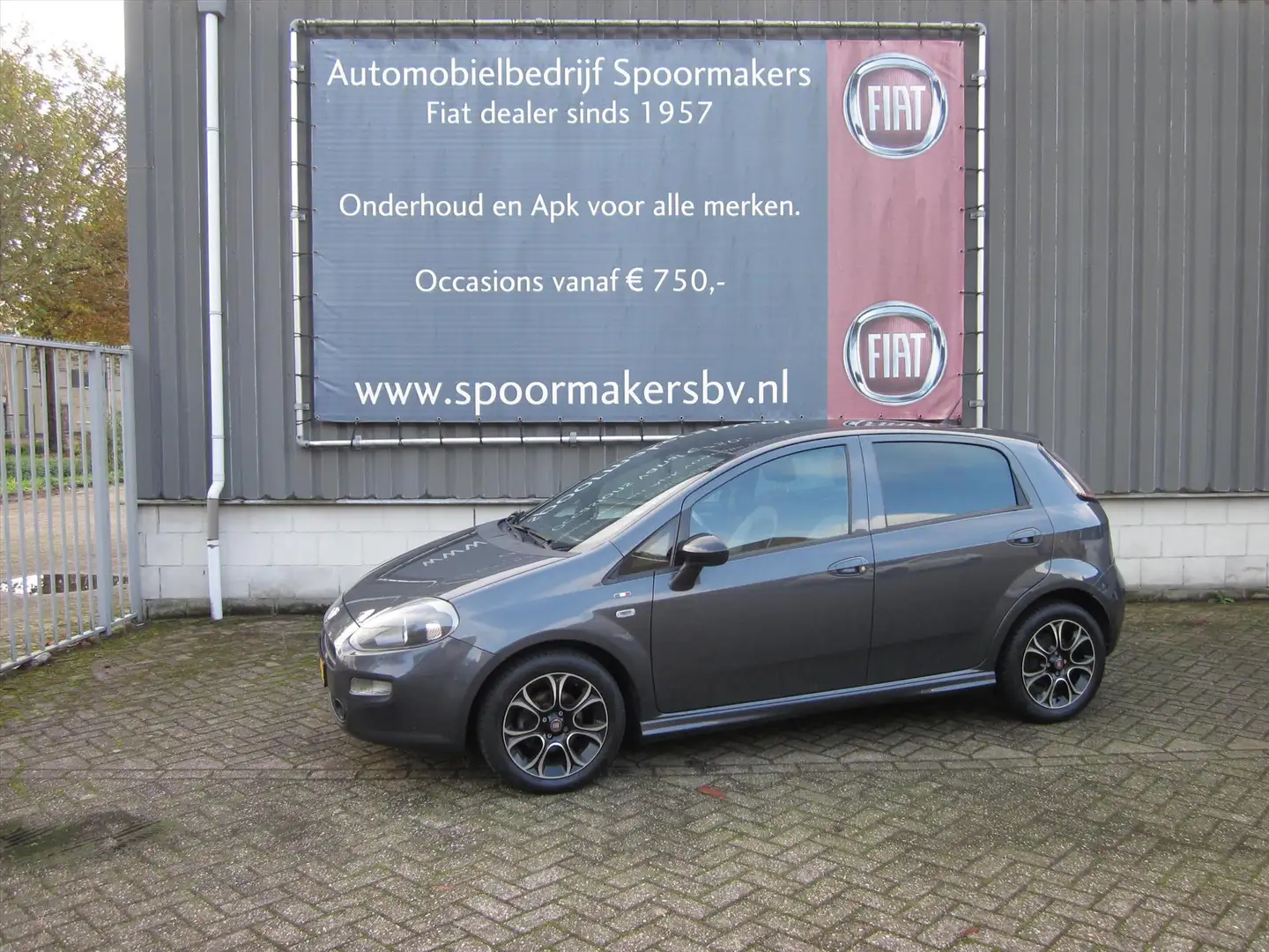Fiat Punto 0.9 TWINAIR 74KW 5DR Grey - 1
