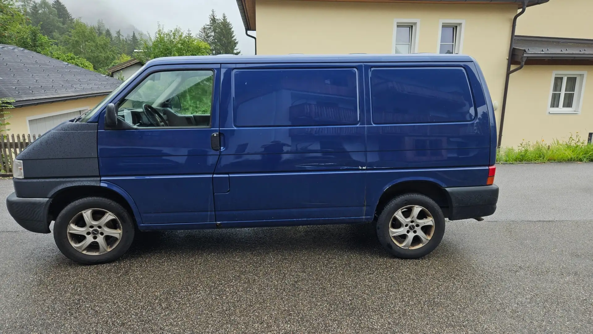 Volkswagen T4 Kombi Kombi 3-0-0 2,5 TDI Blauw - 1