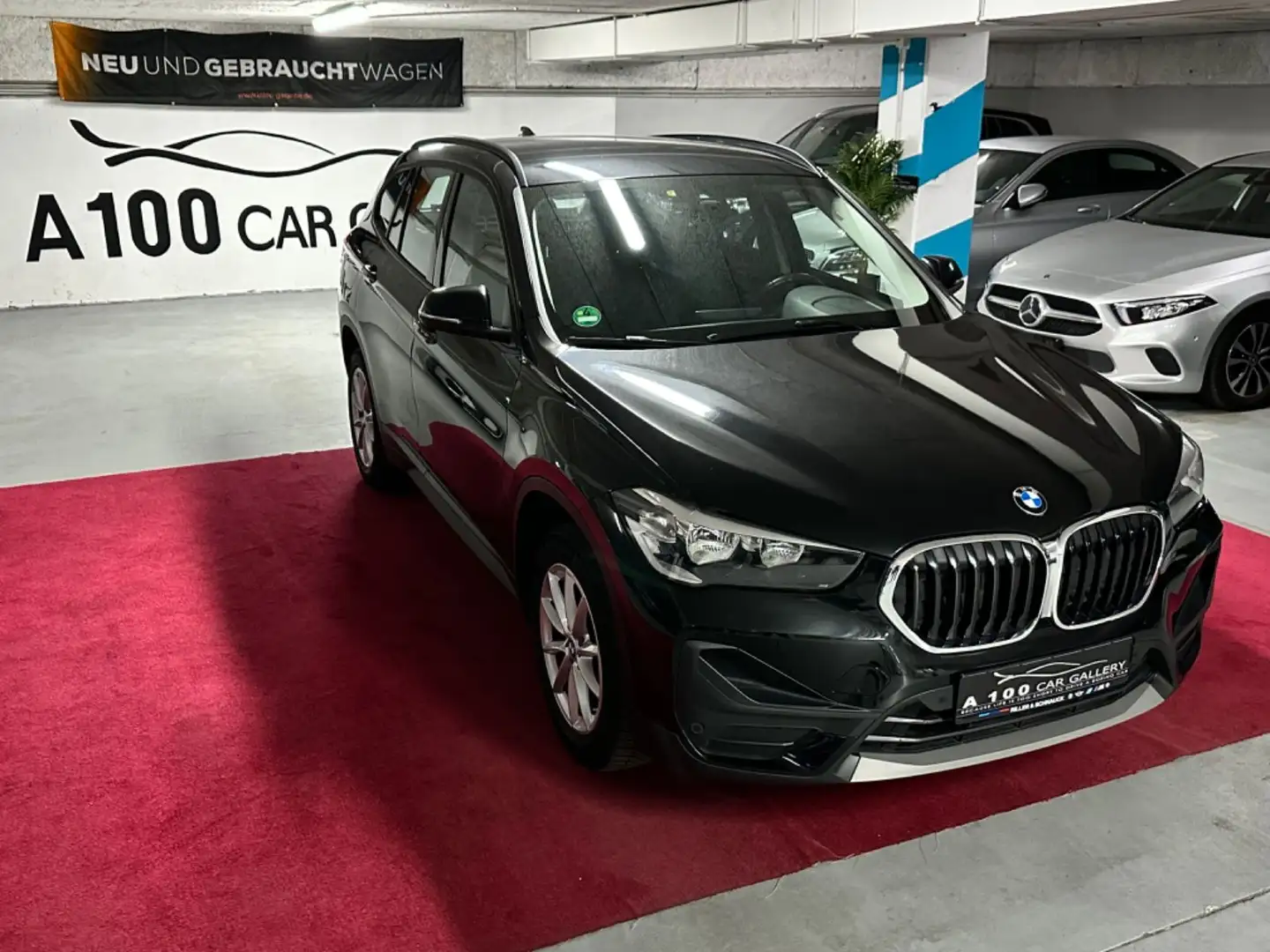 BMW X1 sDrive 18 i Advantage*Assistente*Cam* Schwarz - 1
