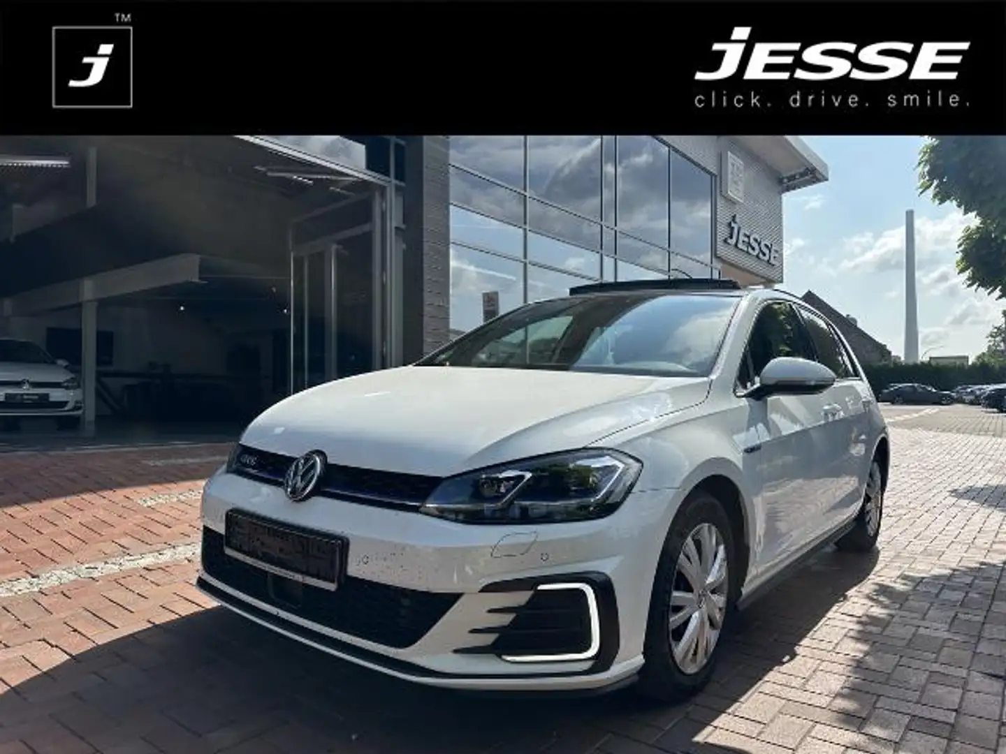 Volkswagen Golf VII GTE LED ACC Virtual AHK R.Cam Weiß - 1