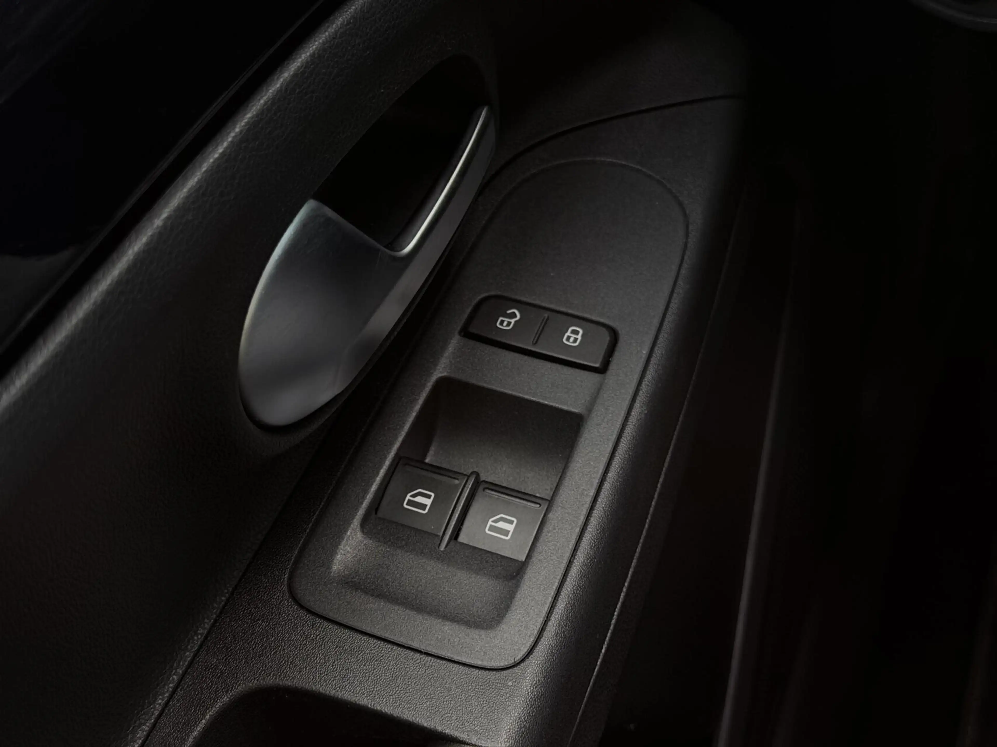 Volkswagen up! 1.0 AC | BLUETOOTH | DAB | 1'EIG — photo 28