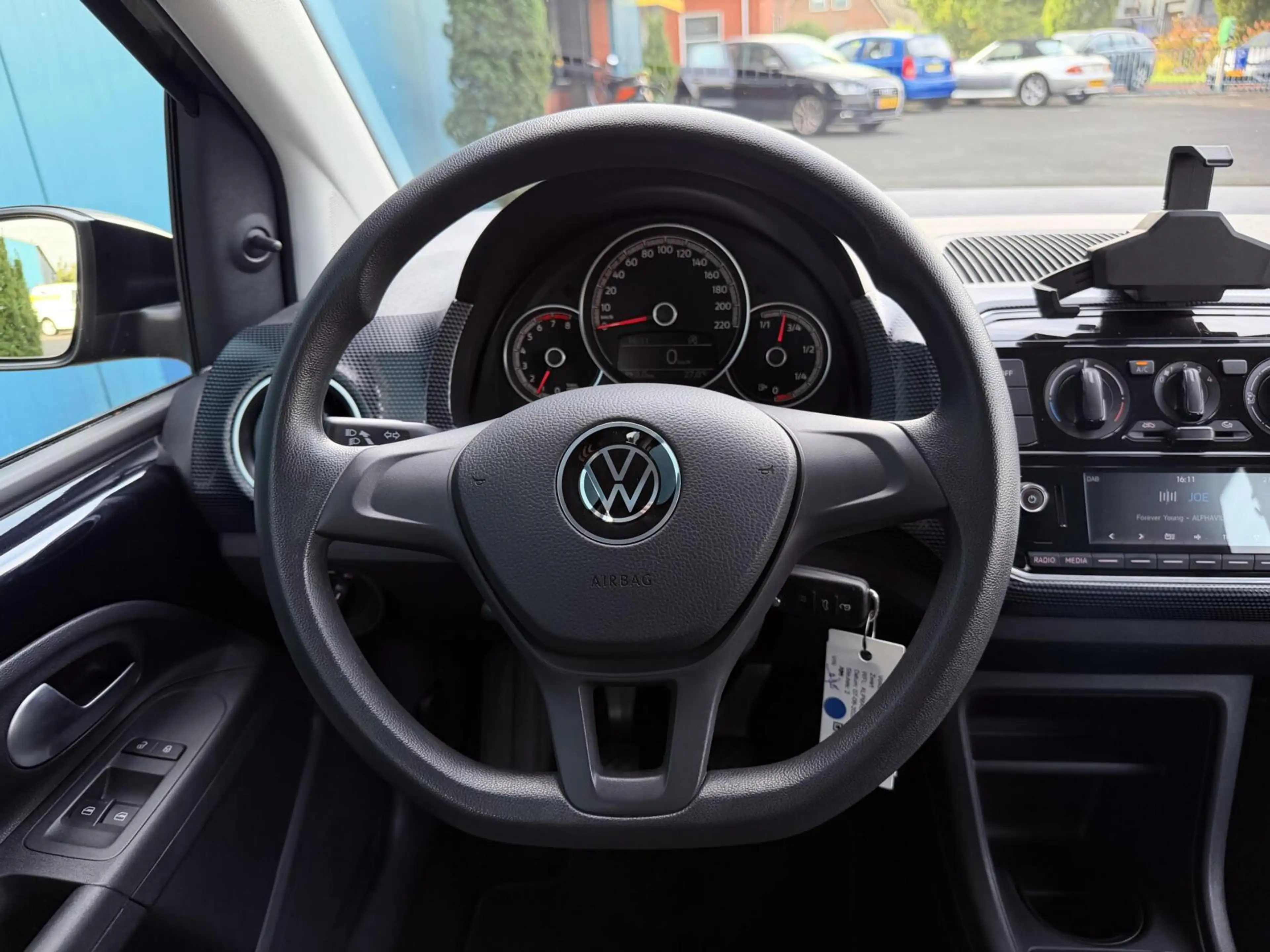 Volkswagen up! 1.0 AC | BLUETOOTH | DAB | 1'EIG — photo 15