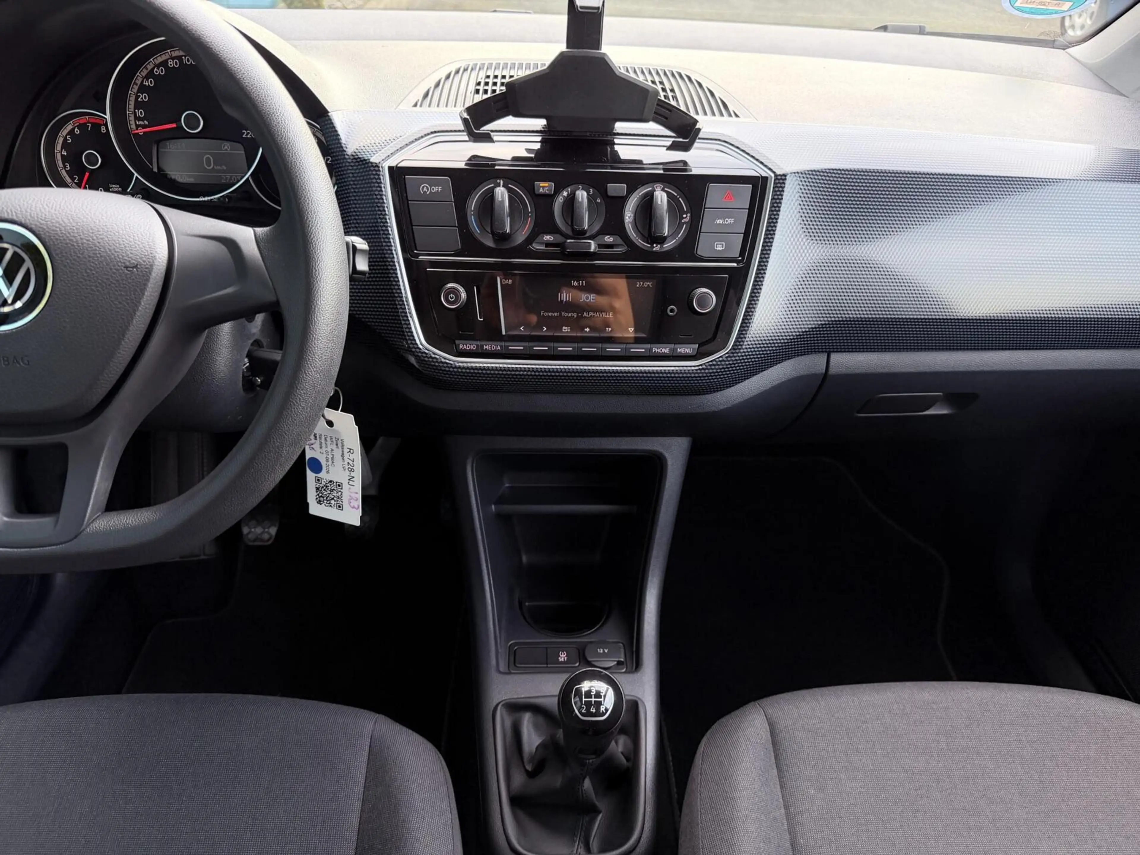 Volkswagen up! 1.0 AC | BLUETOOTH | DAB | 1'EIG — photo 18
