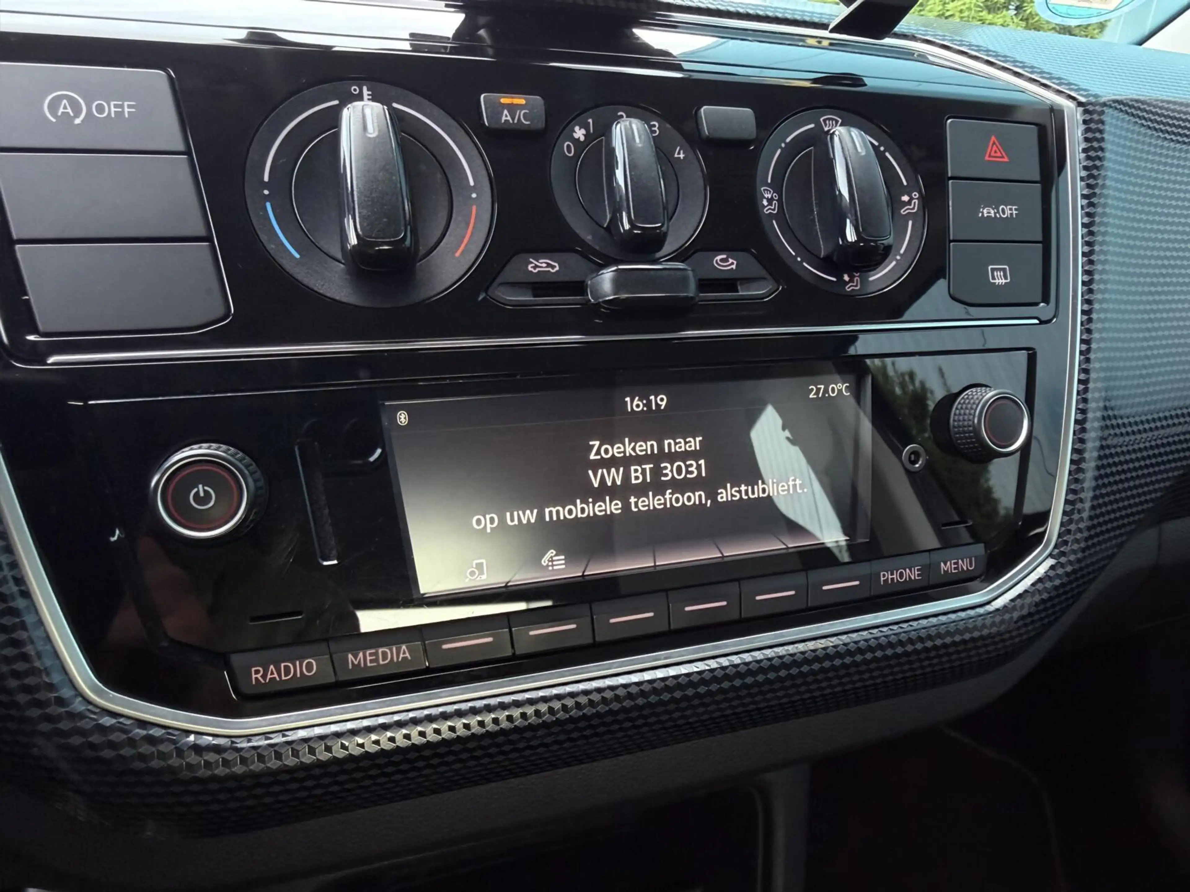 Volkswagen up! 1.0 AC | BLUETOOTH | DAB | 1'EIG — photo 23